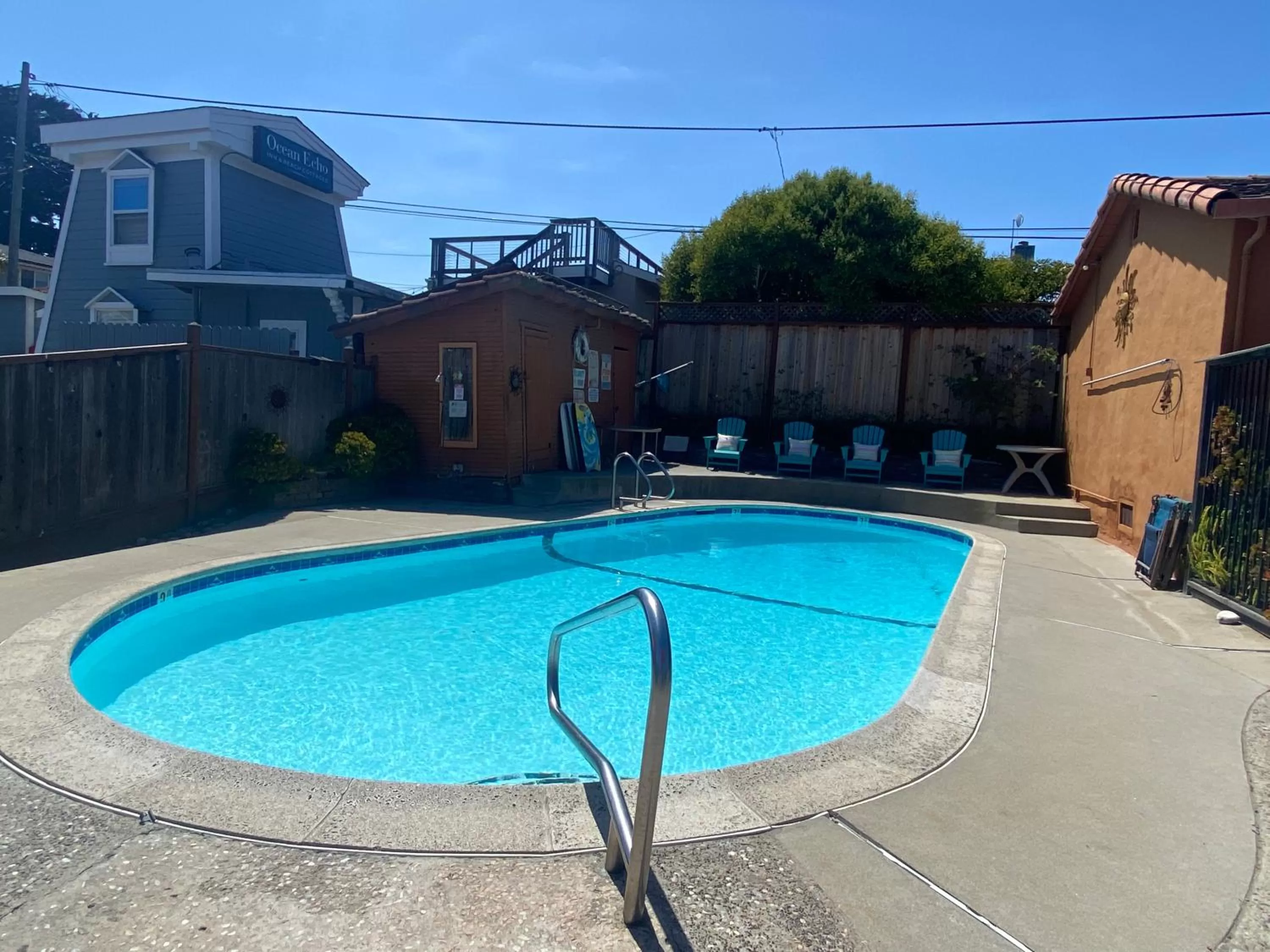 Swimming Pool in Sunny Cove Motel