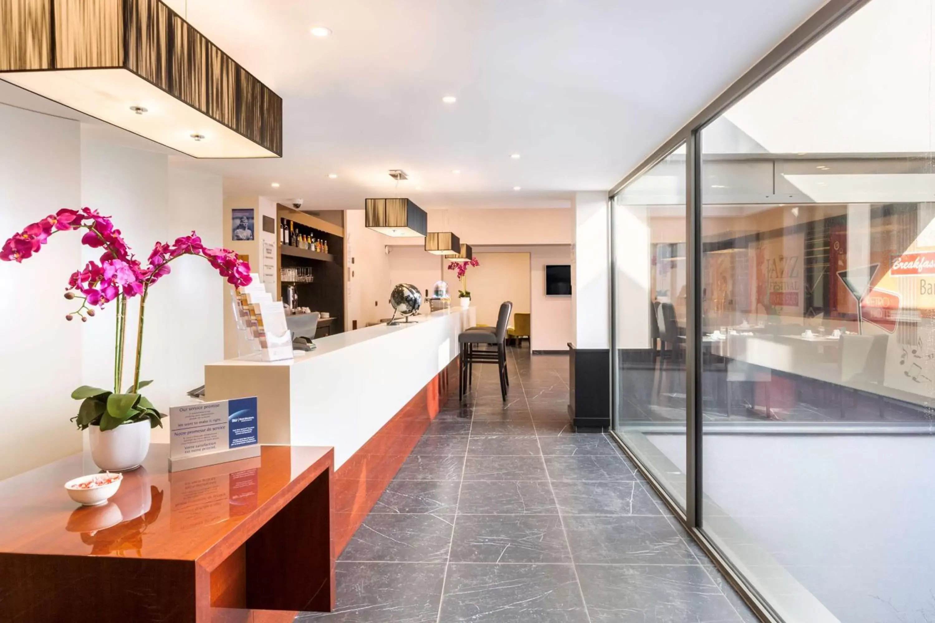 Lounge or bar in Best Western Hôtel Journel Paris Sud Lounge or bar in Best Western Hôtel Journel Paris Sud