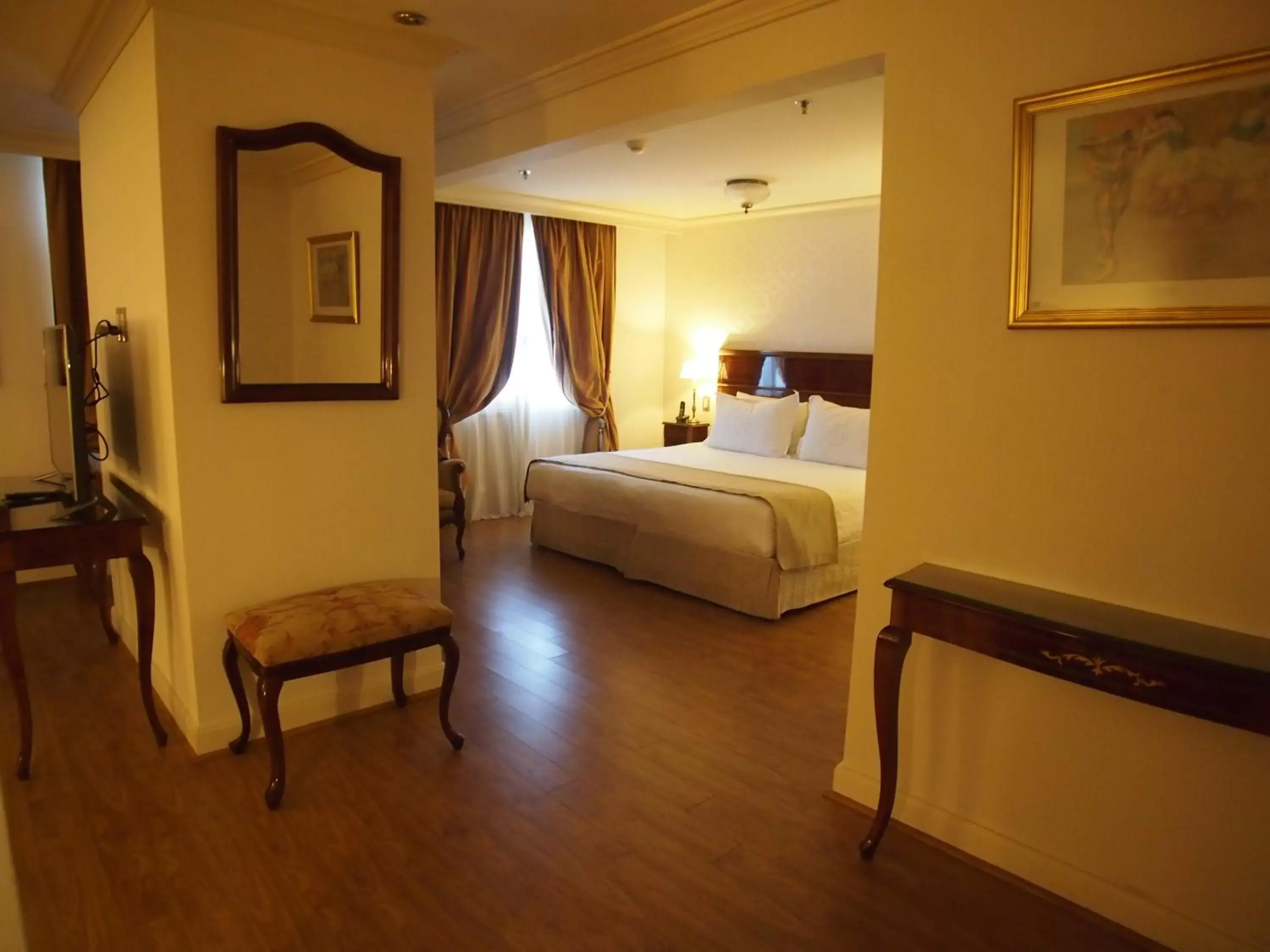 Photo of the whole room, Bed in Melia Recoleta Plaza Hotel