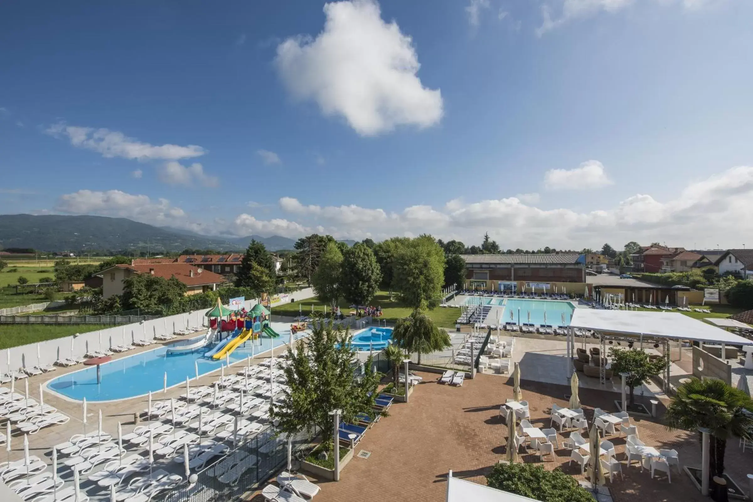 Swimming Pool in Hotel Villa Glicini