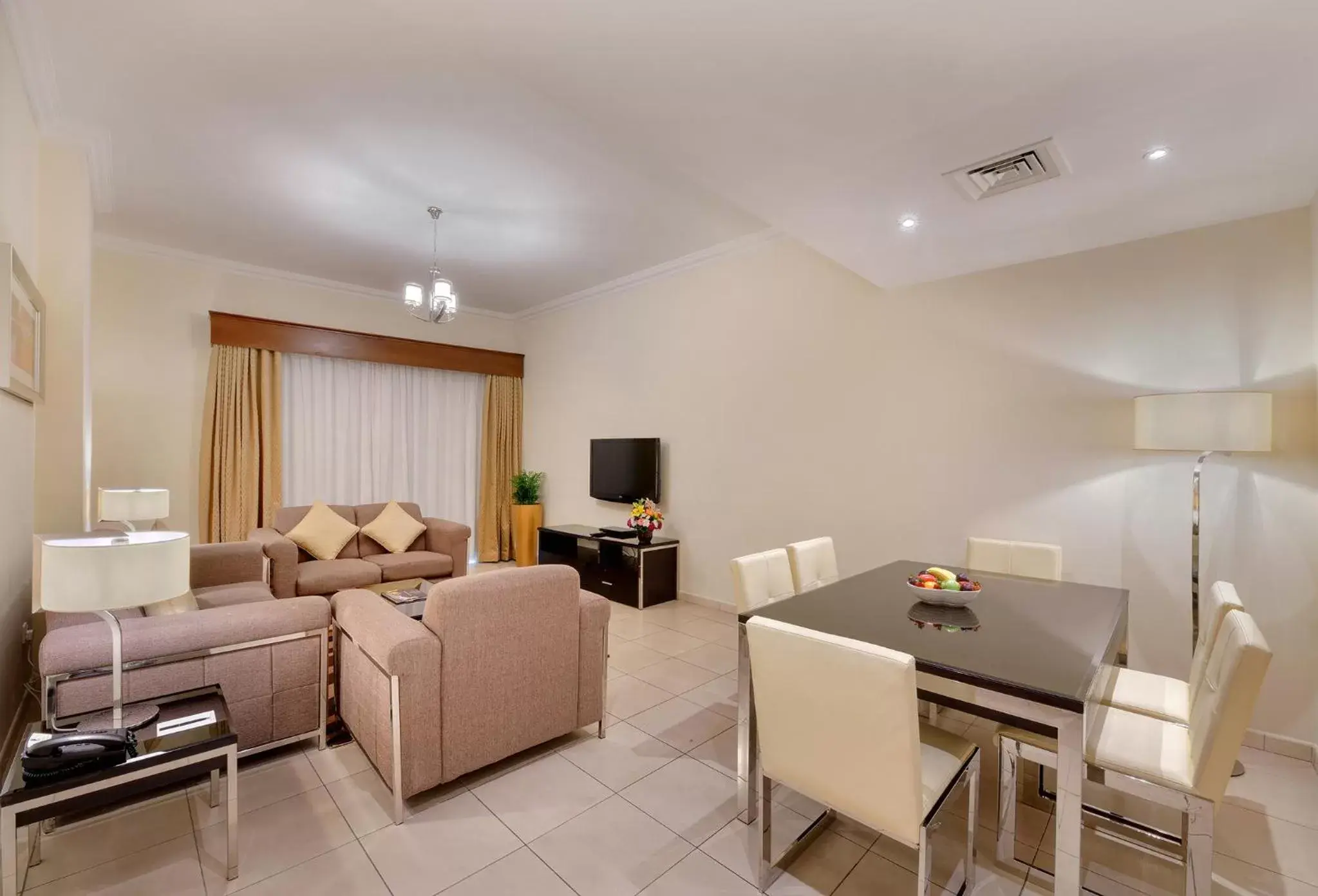 TV and multimedia, Dining Area in Pearl Marina Hotel Apartments