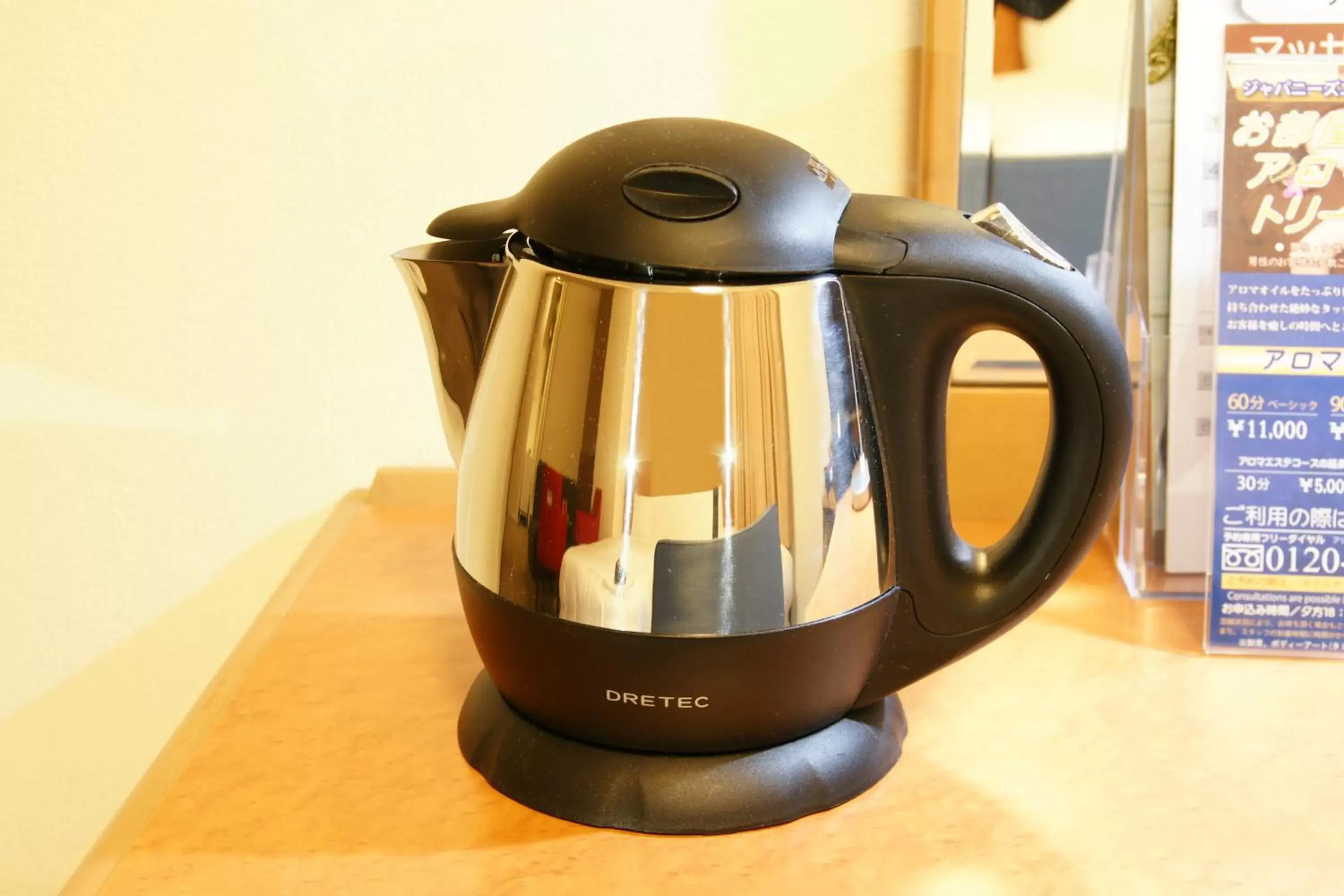 Coffee/tea facilities in Hotel Century Art