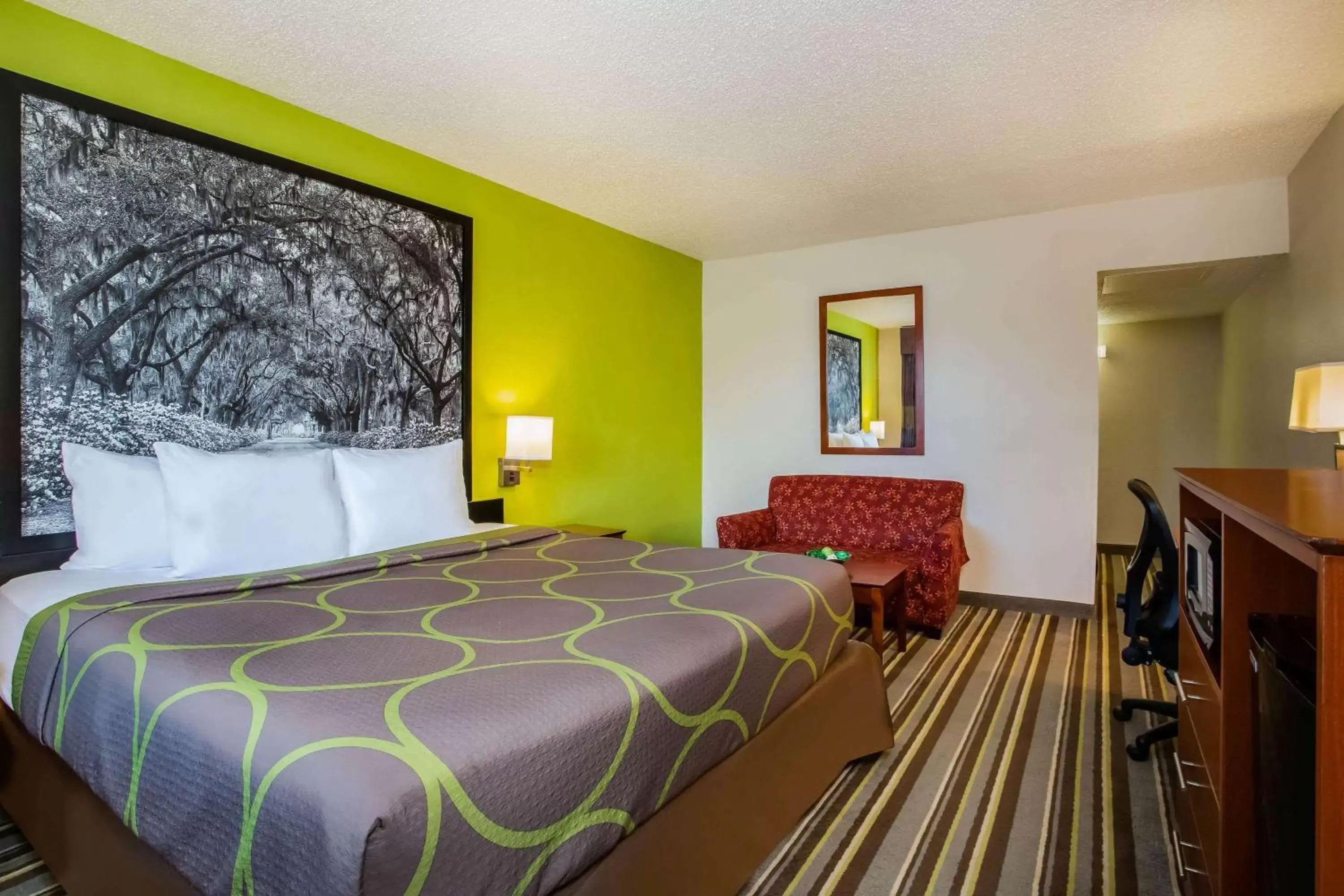 Photo of the whole room, Bed in Super 8 by Wyndham Lake City