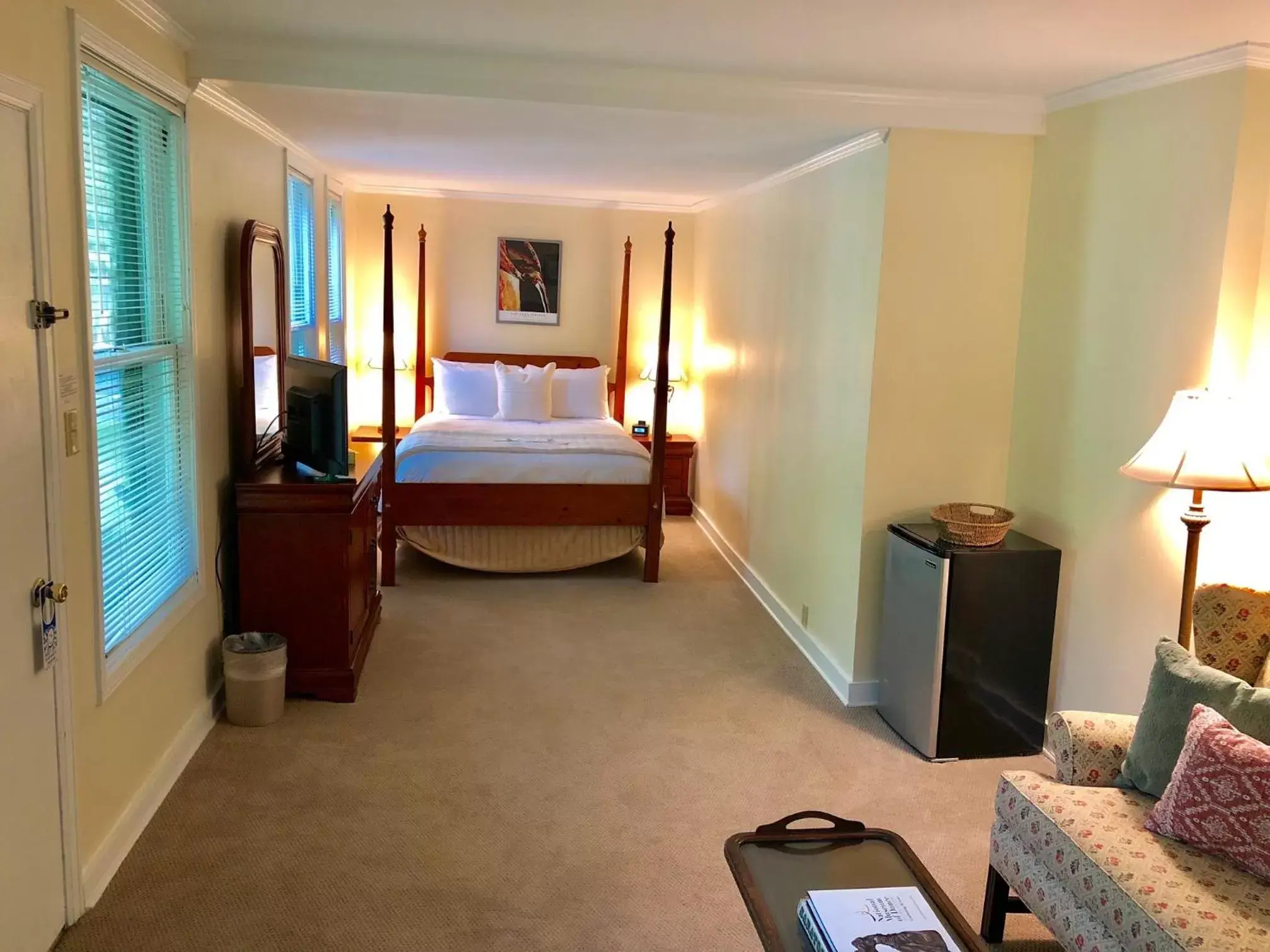 Deluxe Queen Room in Anne's Washington Inn