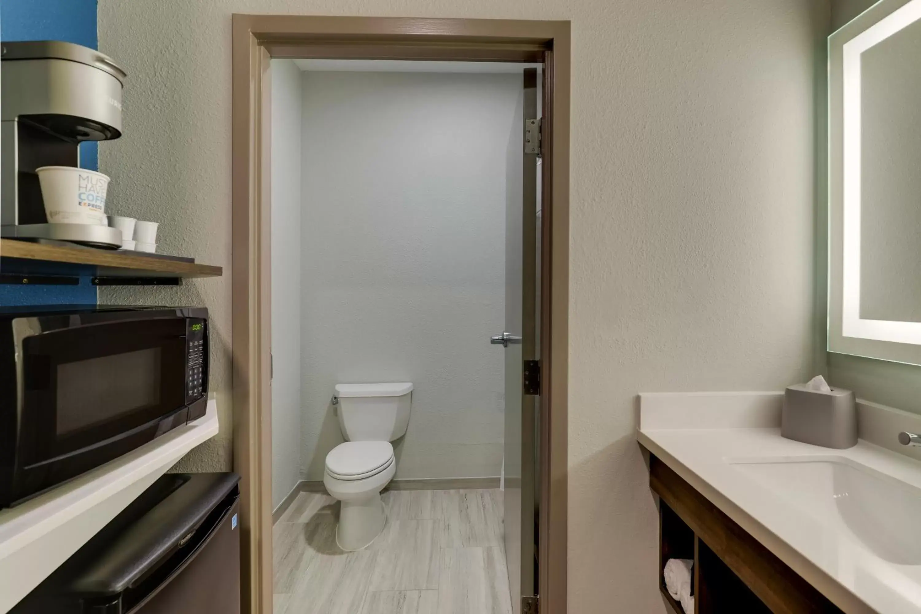 Bathroom in Holiday Inn Express Kenner - New Orleans Airport, an IHG Hotel