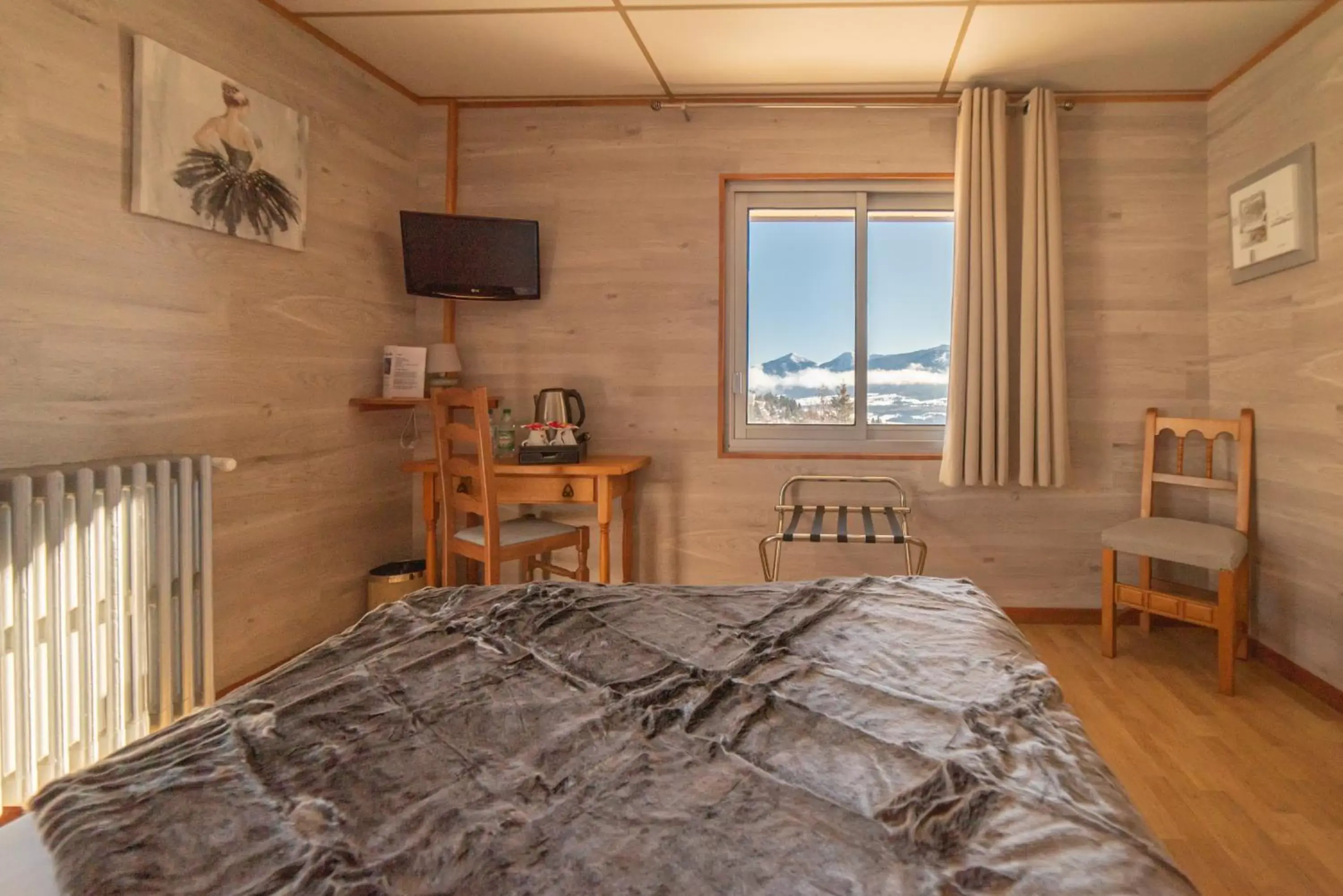 Bedroom, Bed in Hotel des Pyrénées