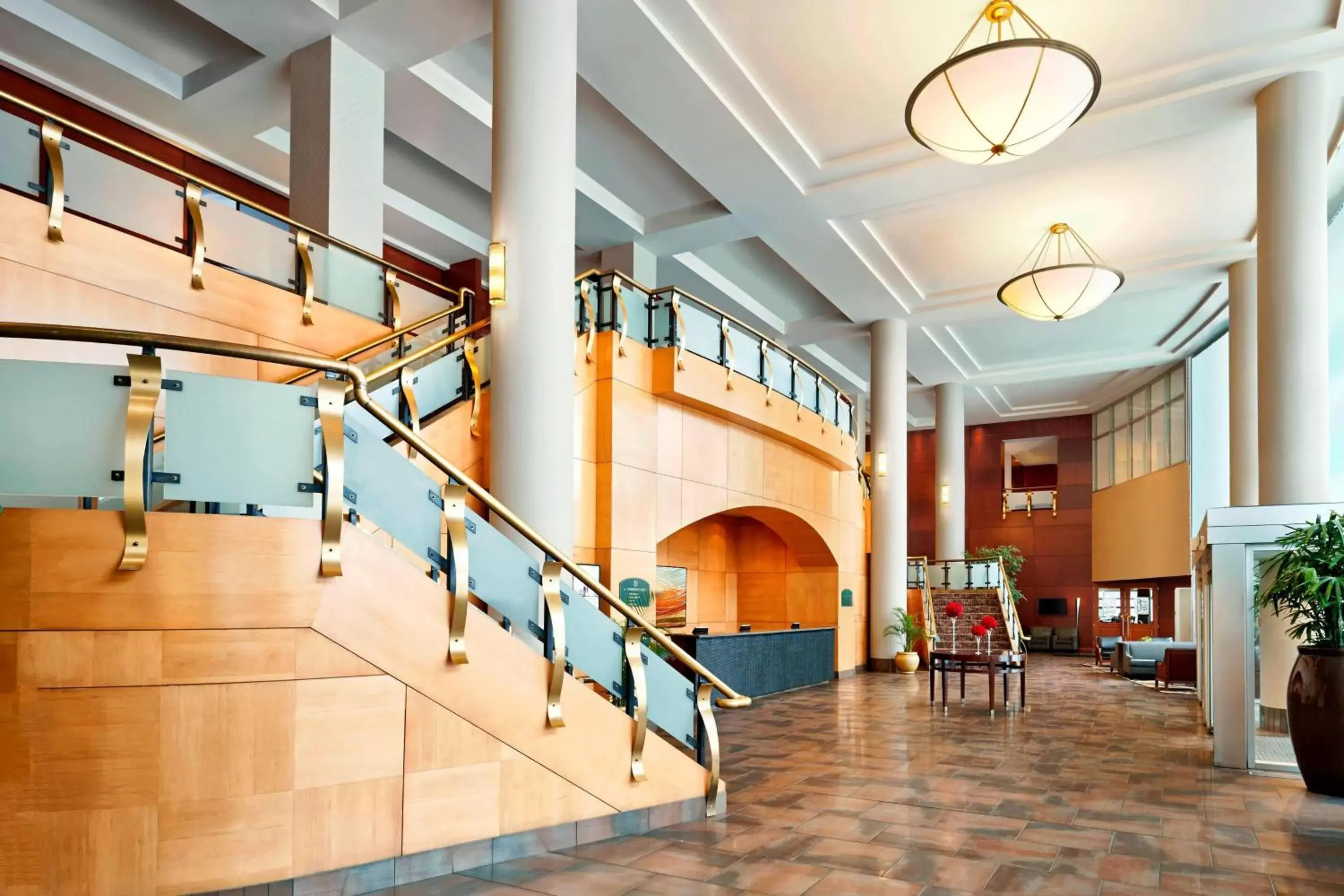 Lobby or reception in Sheraton Suites Calgary Eau Claire