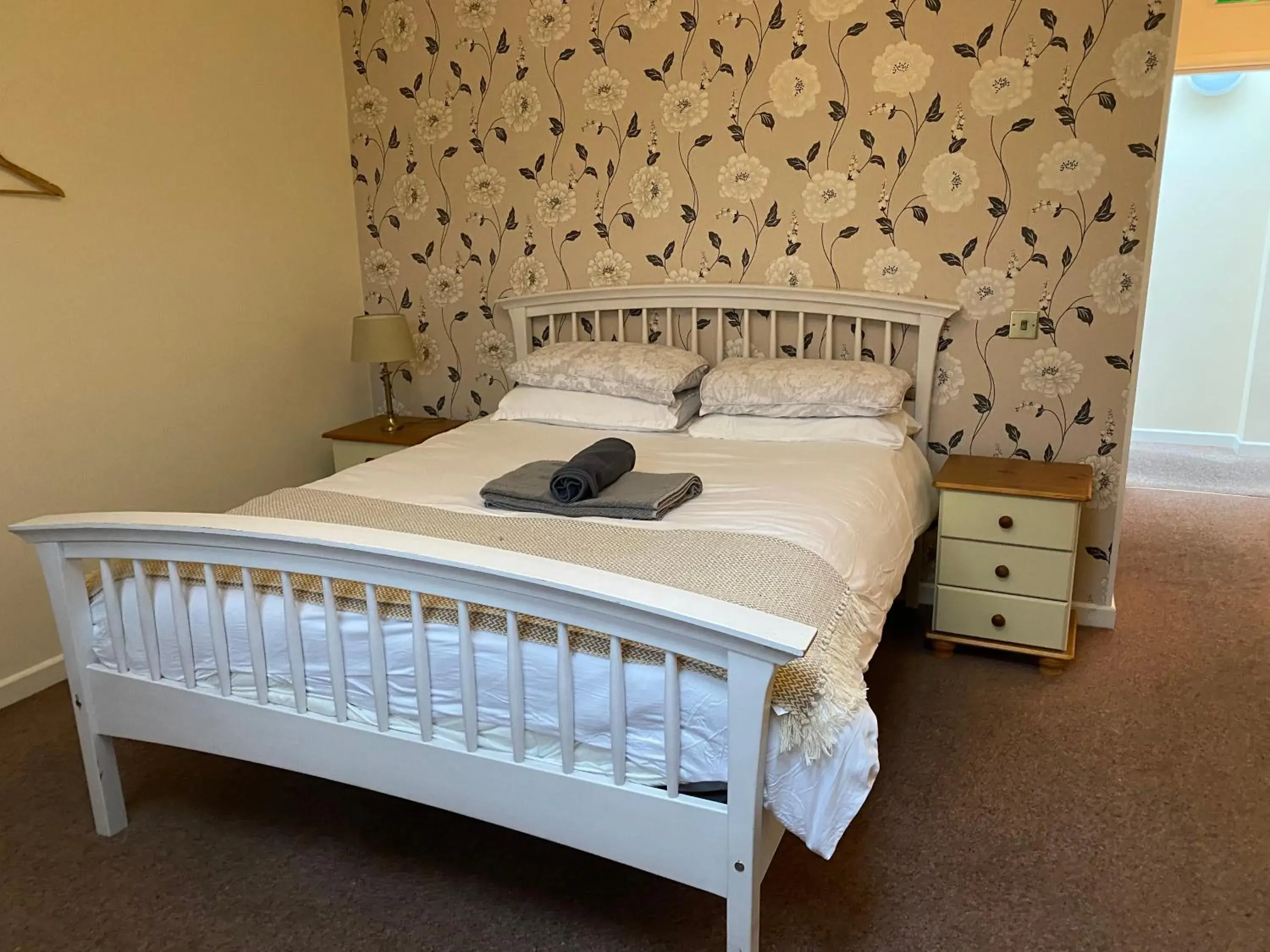 Bed in Station House, Dartmoor and Coast located, Village centre Hotel