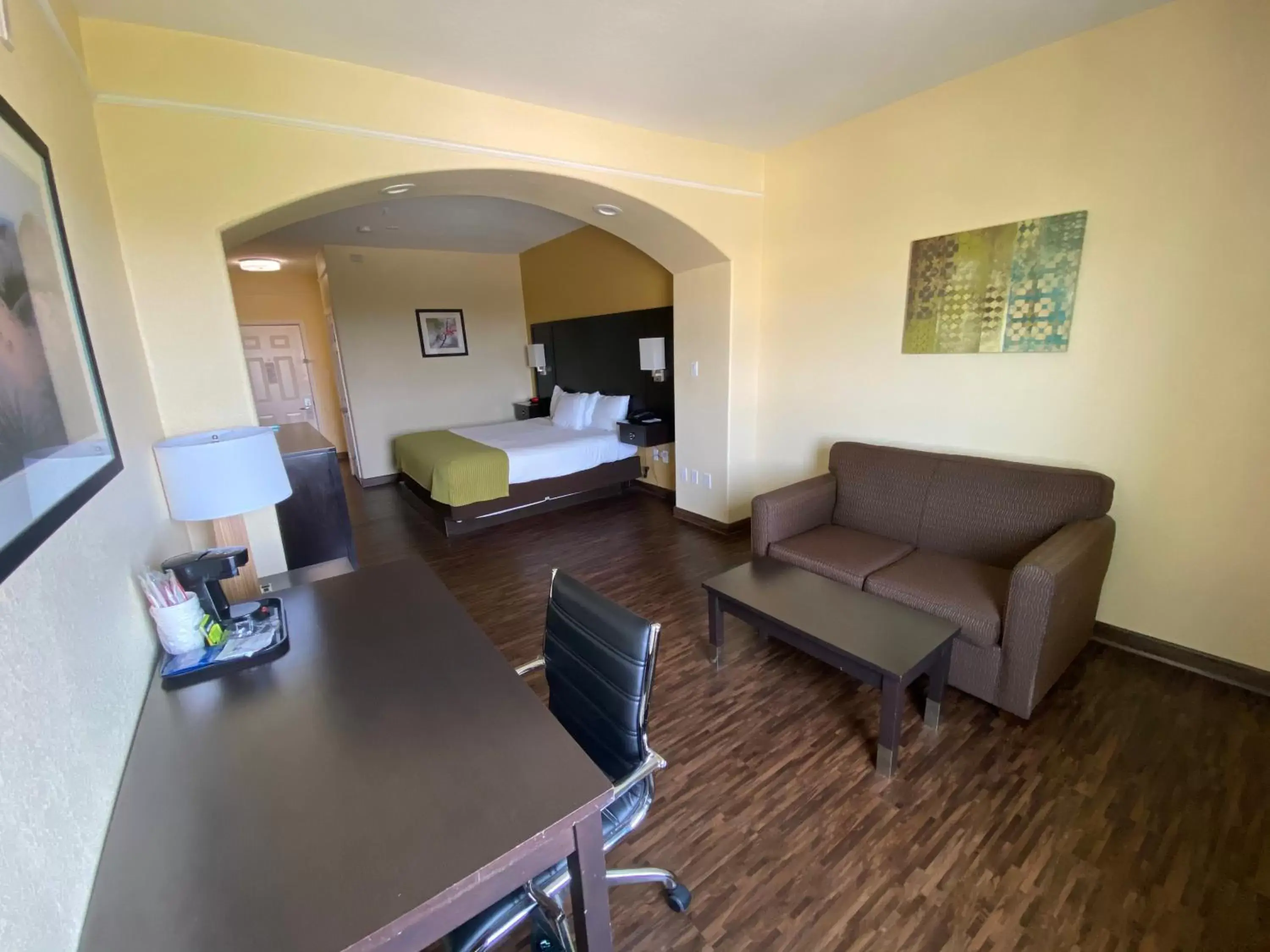 Photo of the whole room, Seating Area in Galveston Beach Hotel