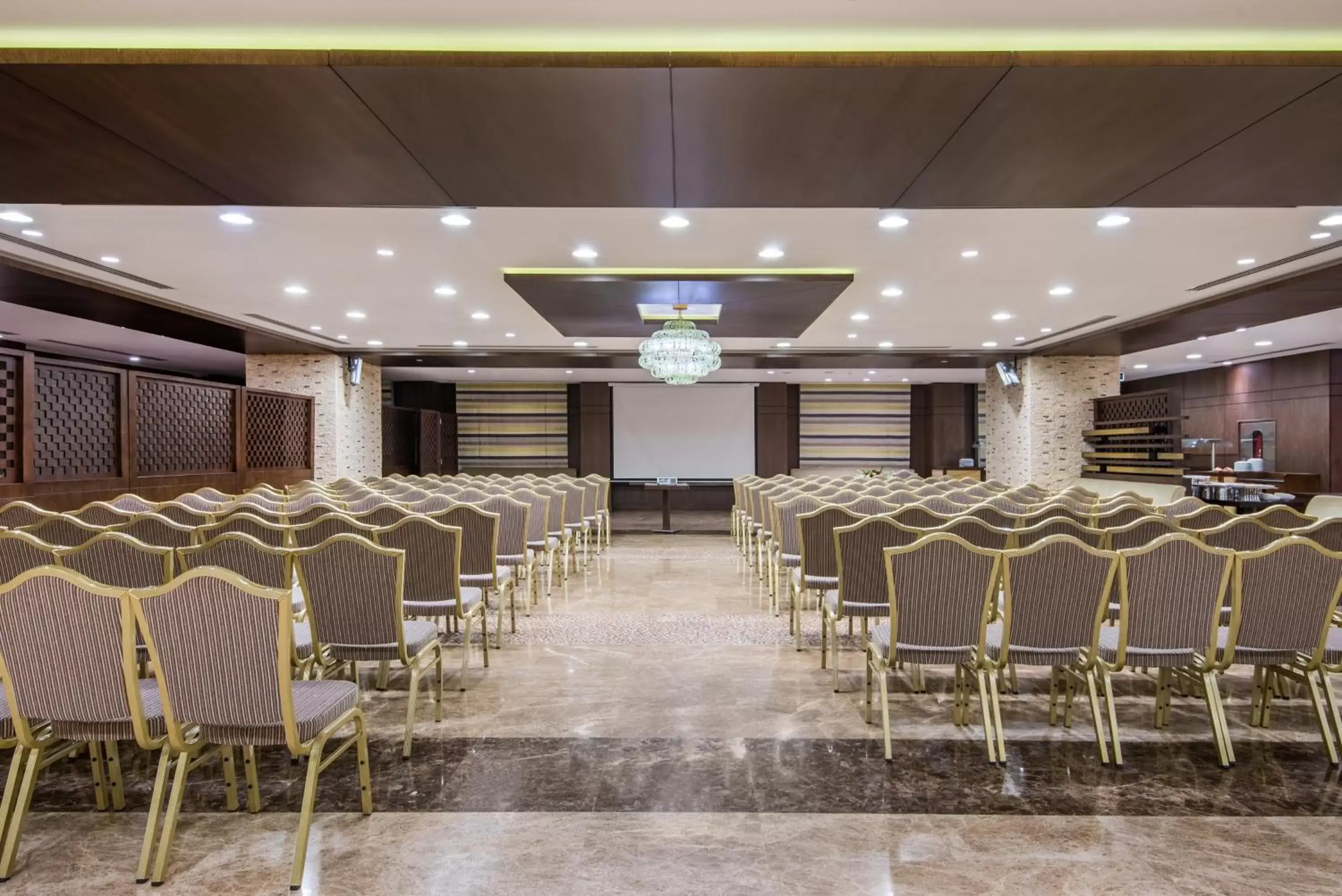 Meeting/conference room in Crowne Plaza Madinah, an IHG Hotel