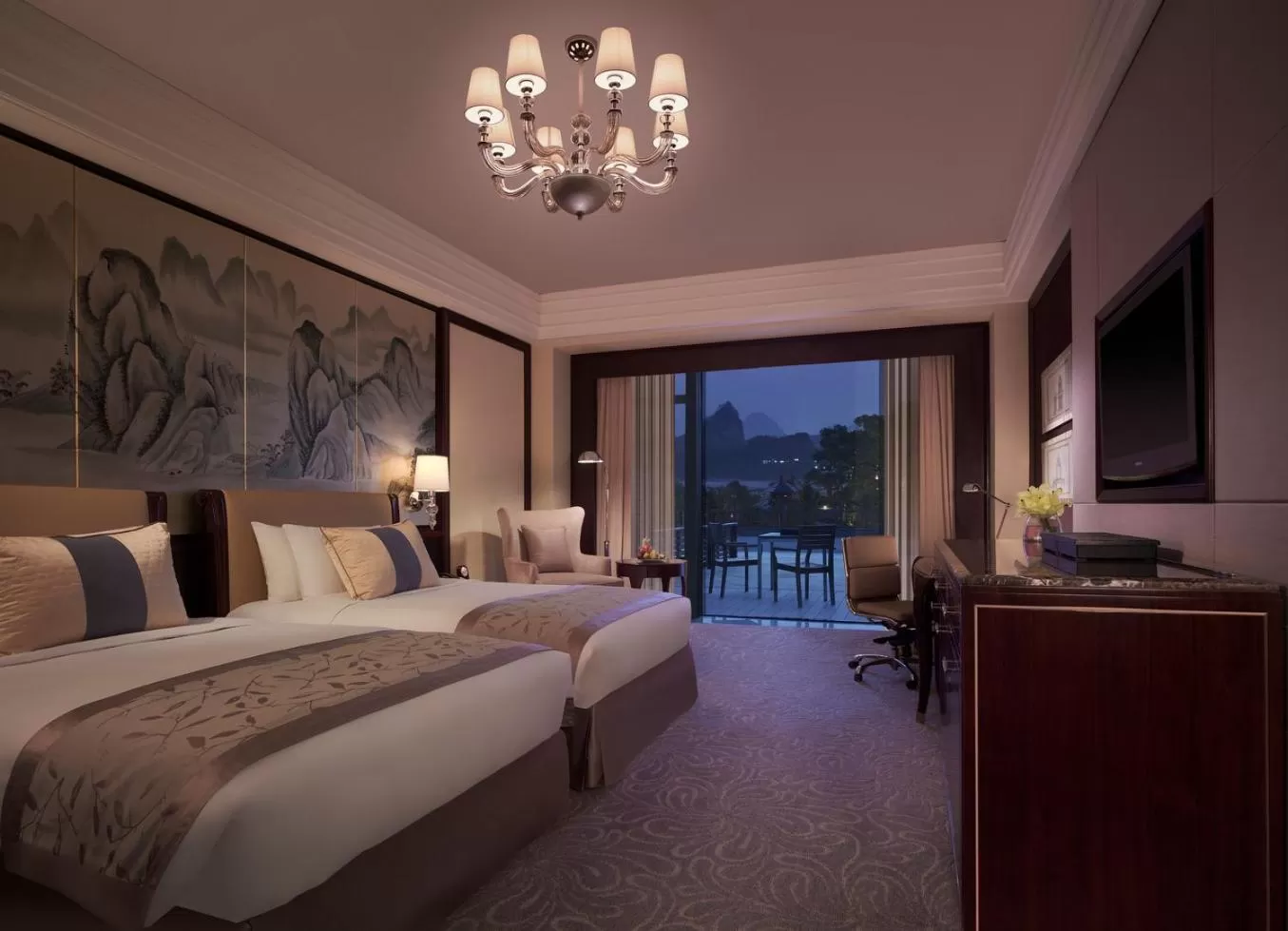 Mountain view, Bed in Shangri-La Guilin