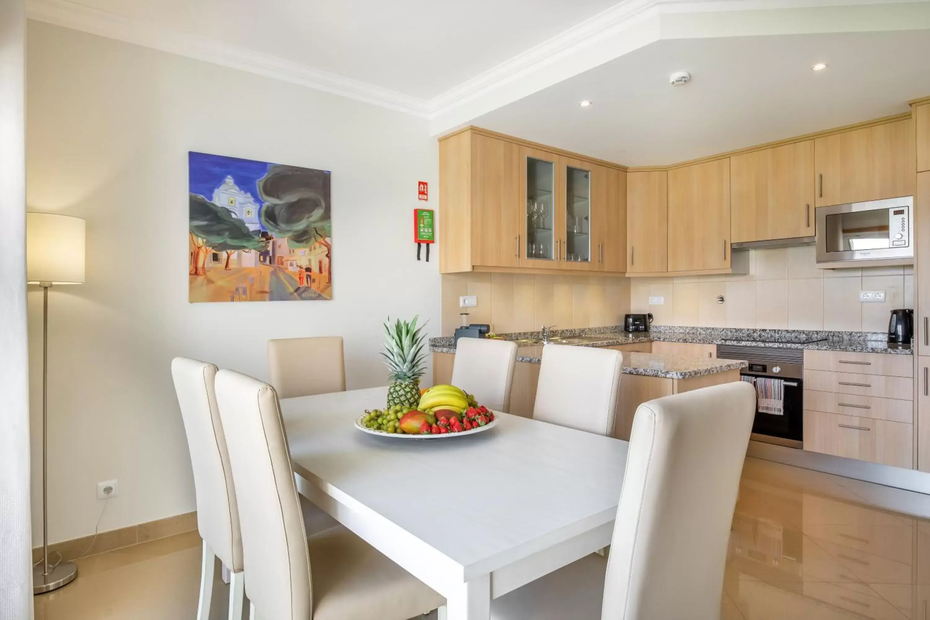 Kitchen or kitchenette, Dining Area in Boavista Golf & Spa - Bela Colina Village