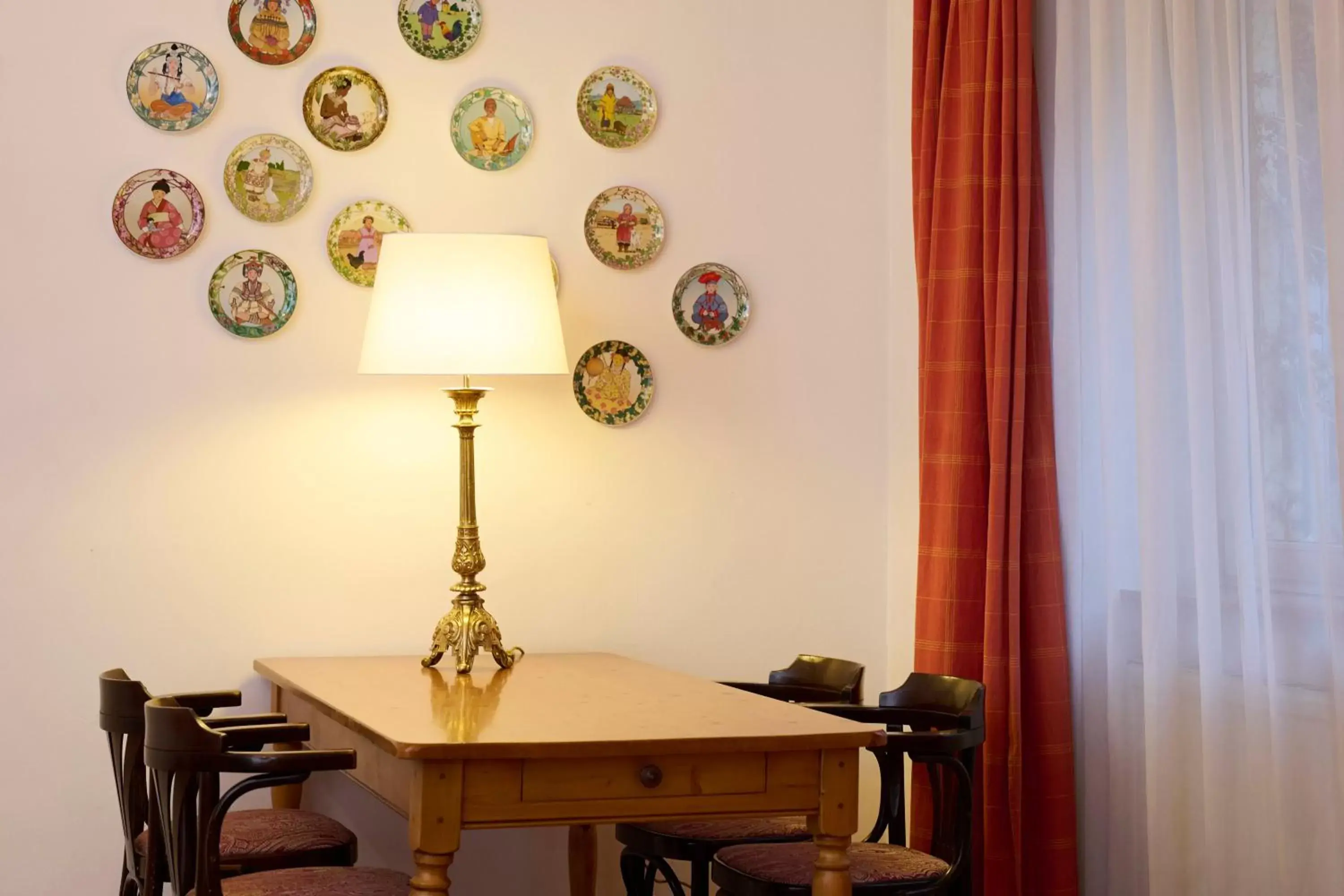 Living room, Dining Area in Hotel Kunsthof