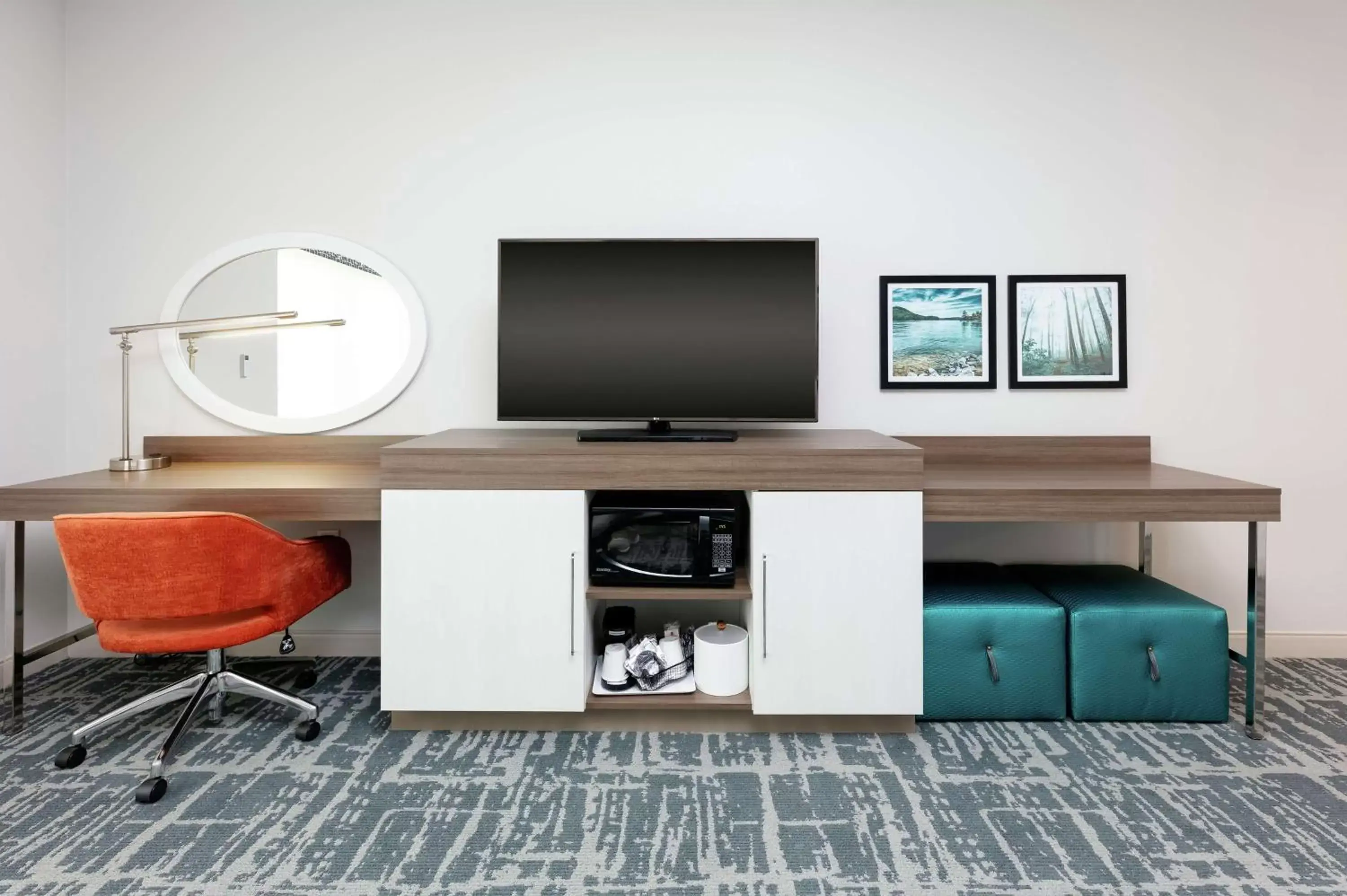 Bed in Hampton Inn Acworth Bed in Hampton Inn Acworth