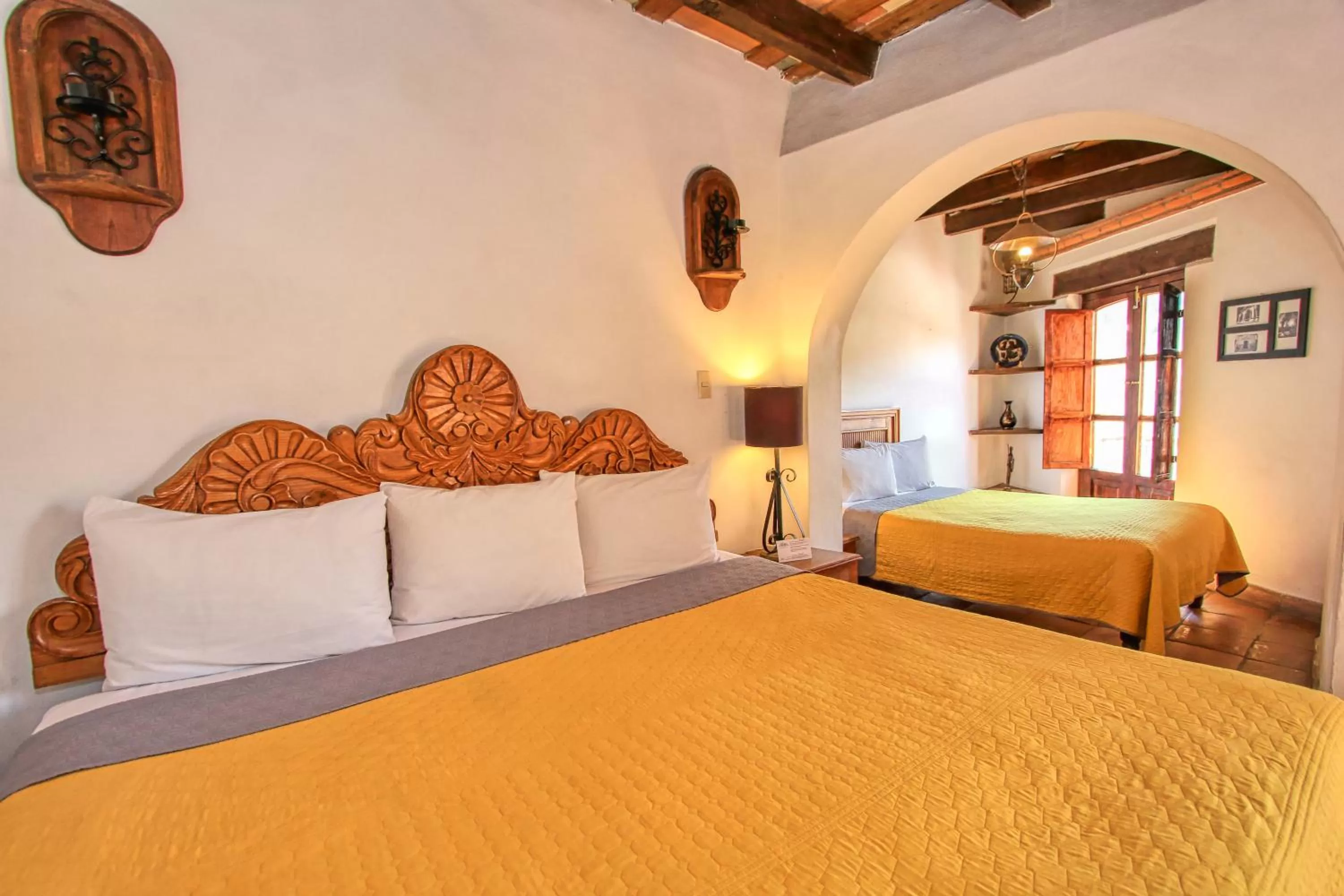 Balcony/Terrace, Bed in Hotel Real Guanajuato