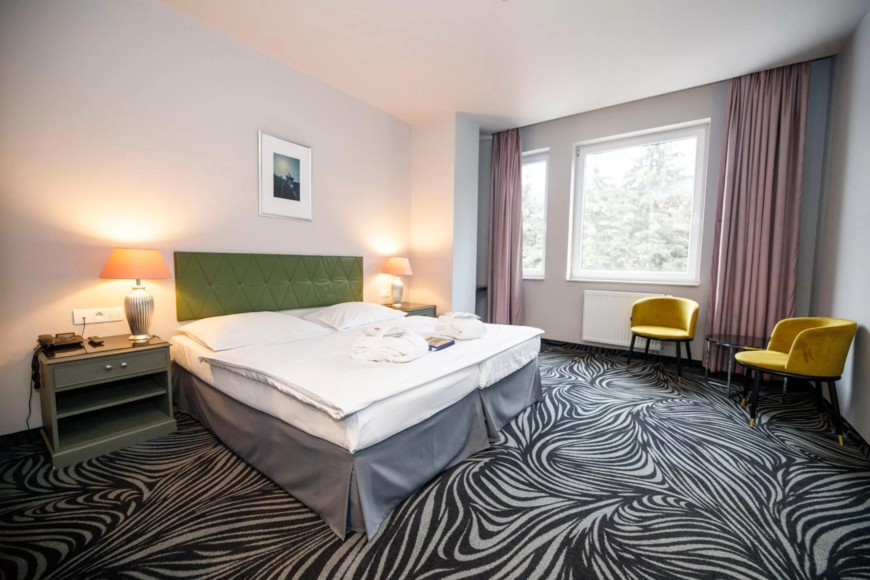 Photo of the whole room, Bed in Parkhotel Carlsbad Inn