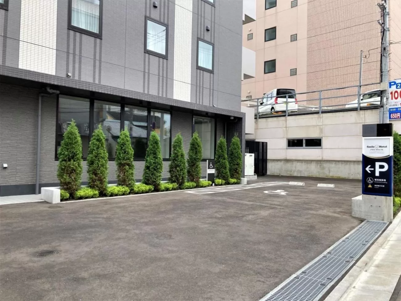 Parking in Smile Hotel Premium Hakodate Goryokaku