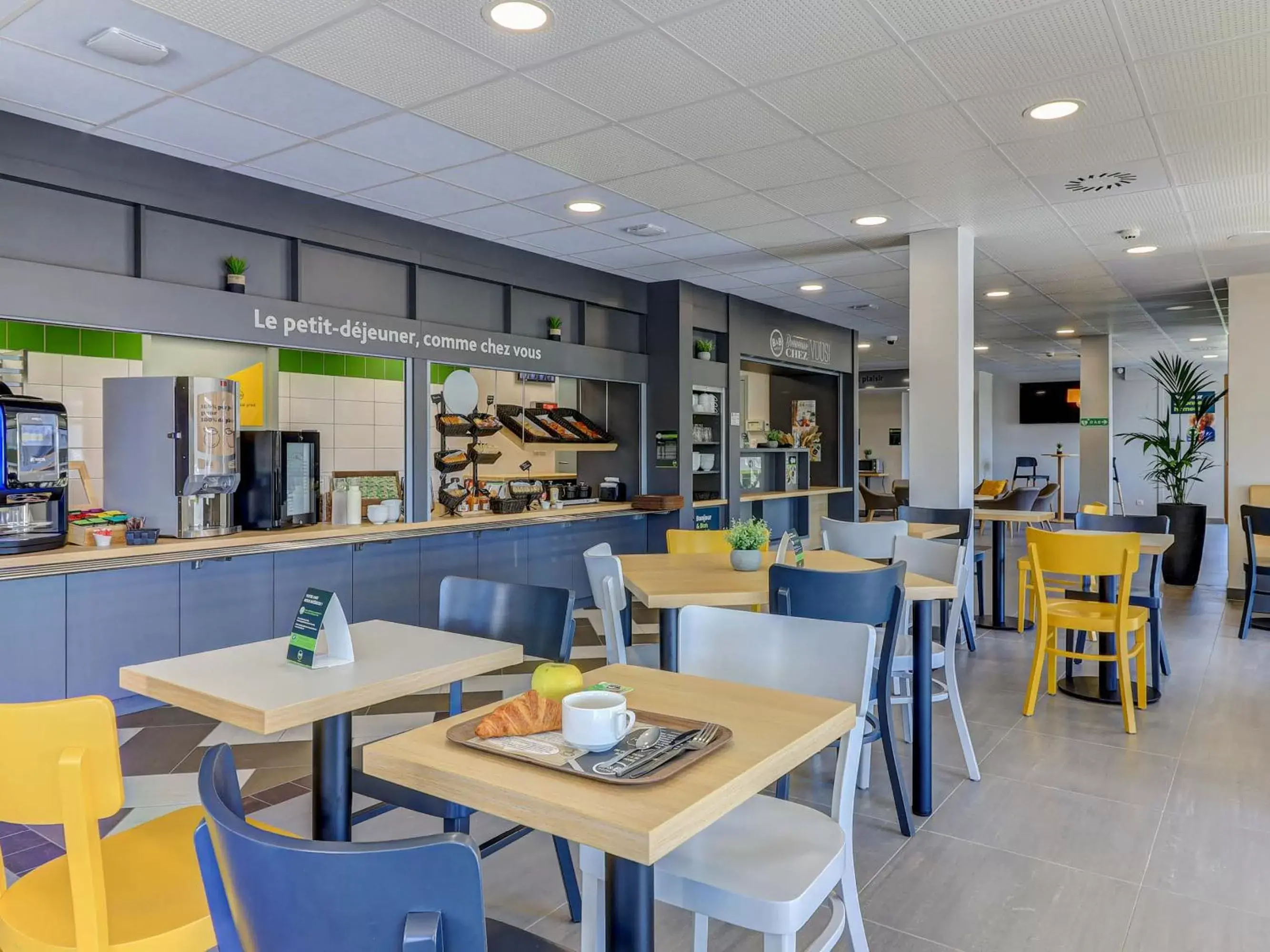 Breakfast, Restaurant/Places to Eat in B&B HOTEL Le Creusot Montchanin