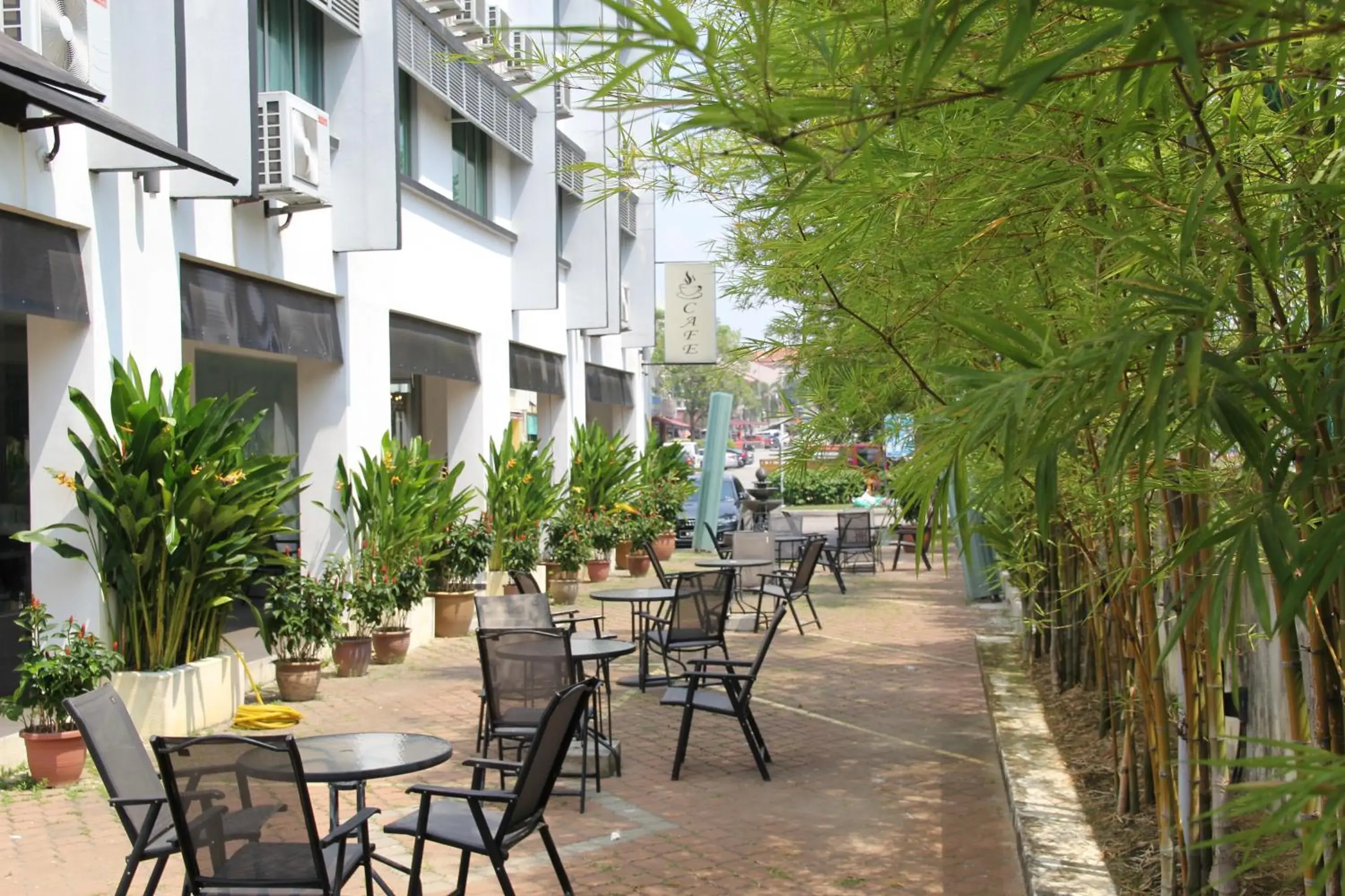 Patio, Restaurant/Places to Eat in M Design Hotel Seri Kembangan