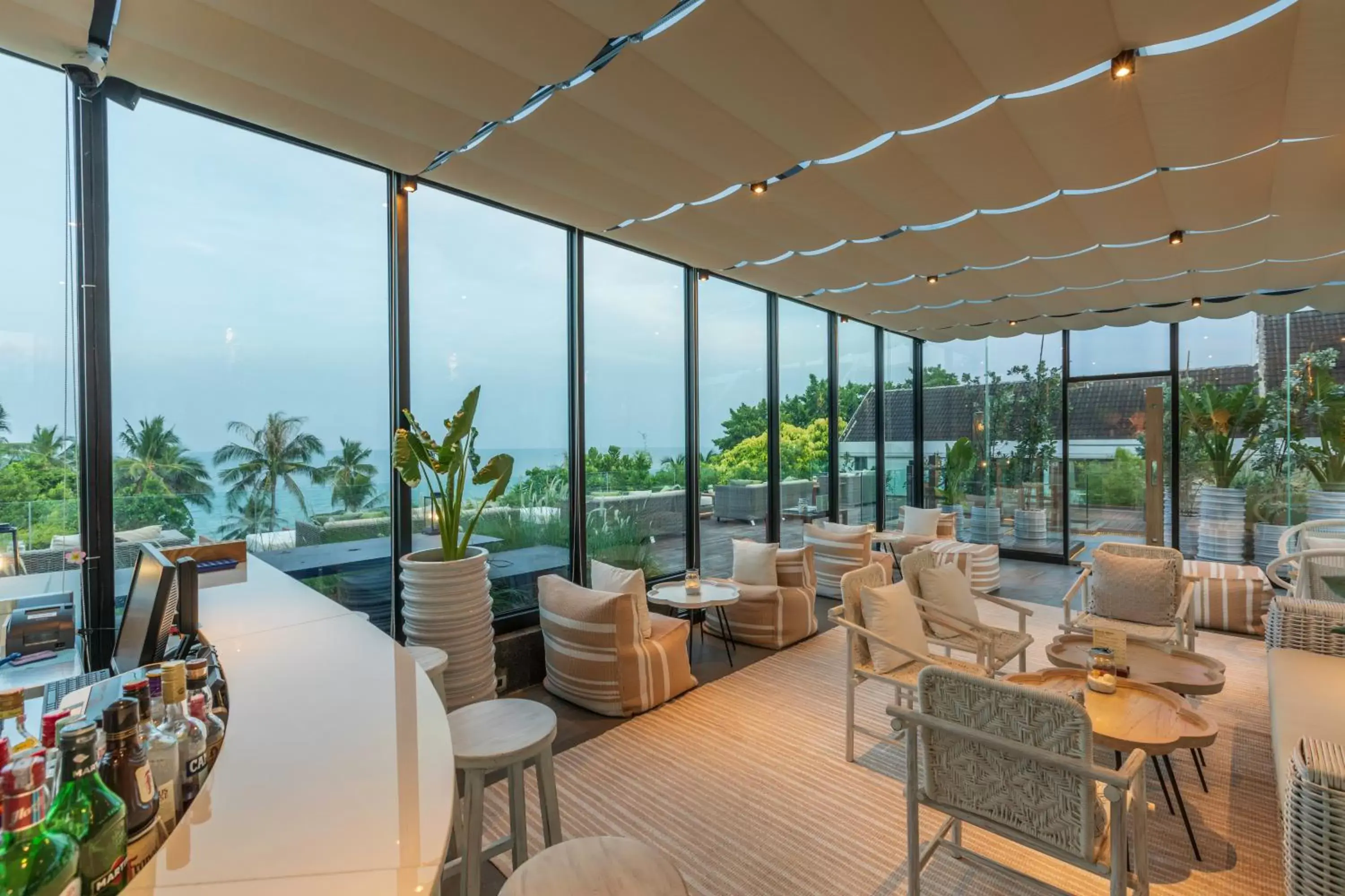 Restaurant/places to eat in Cape Nidhra Hotel Restaurant/places to eat in Cape Nidhra Hotel