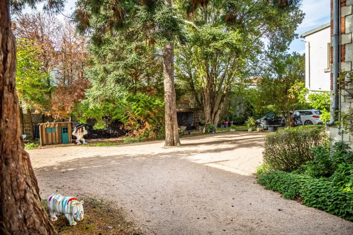 Area and facilities in L'Oustal