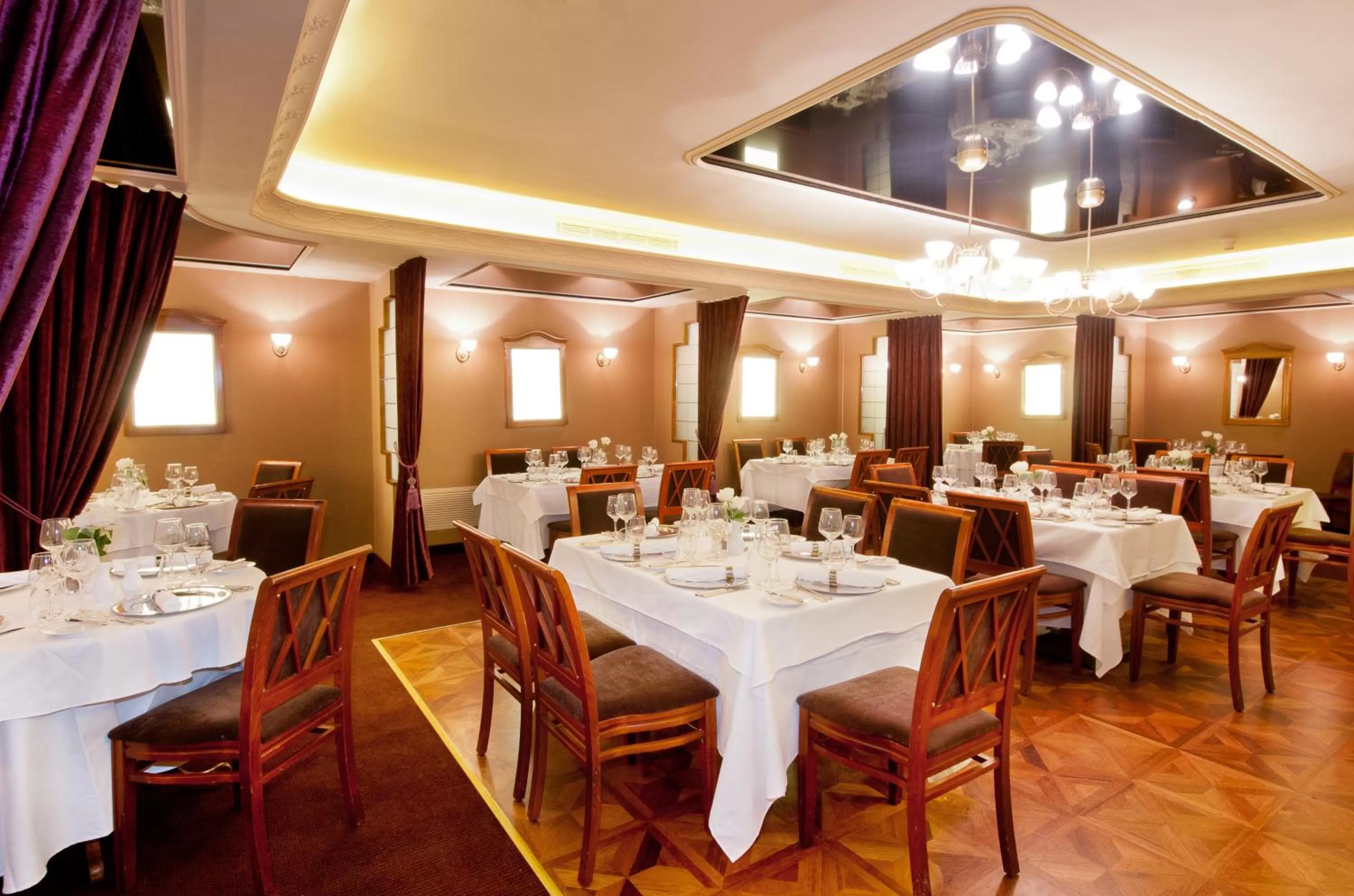 Restaurant/places to eat in Leonardo Plaza Hotel Jerusalem