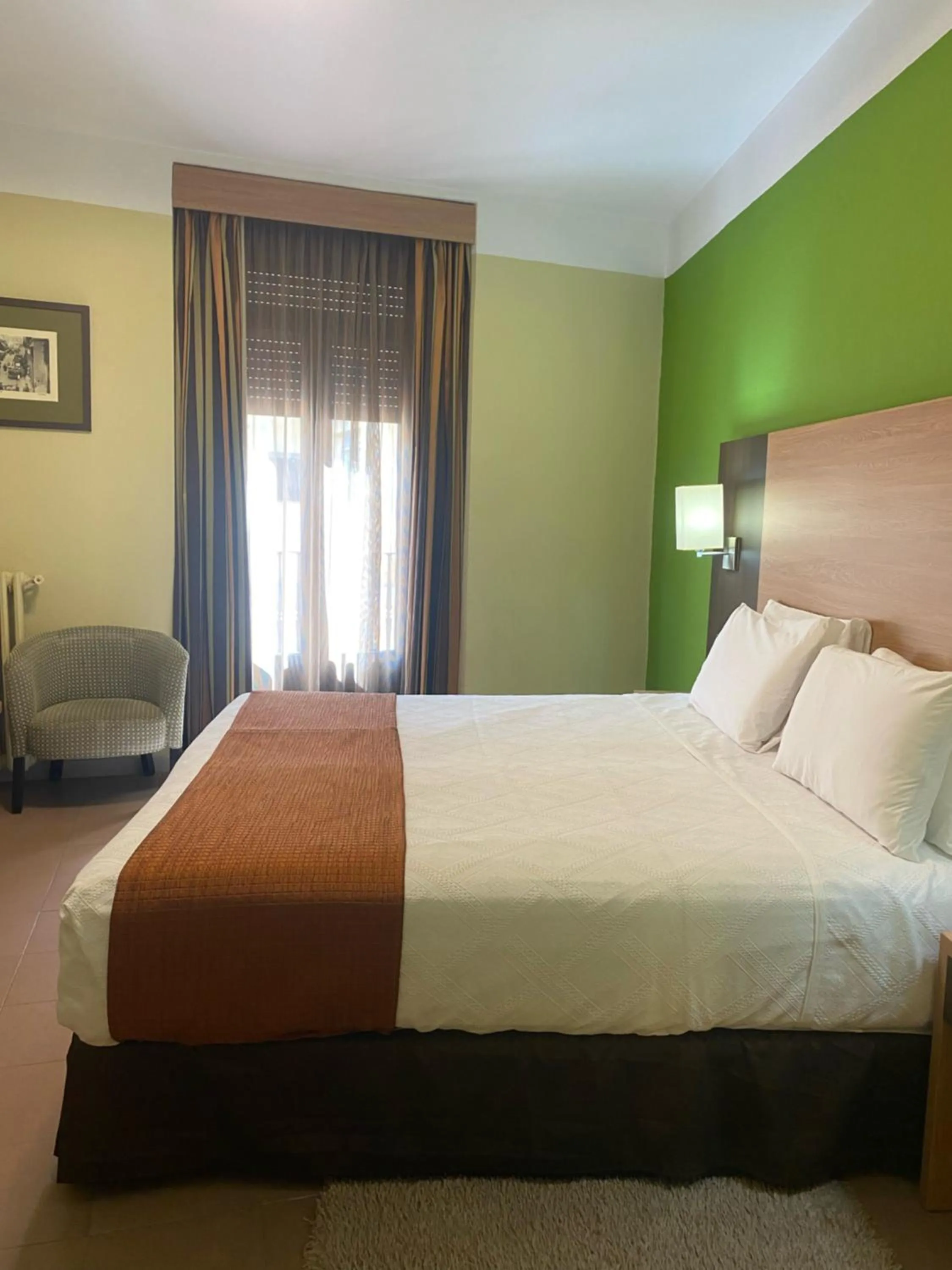 Photo of the whole room, Bed in Hostal Ballesta