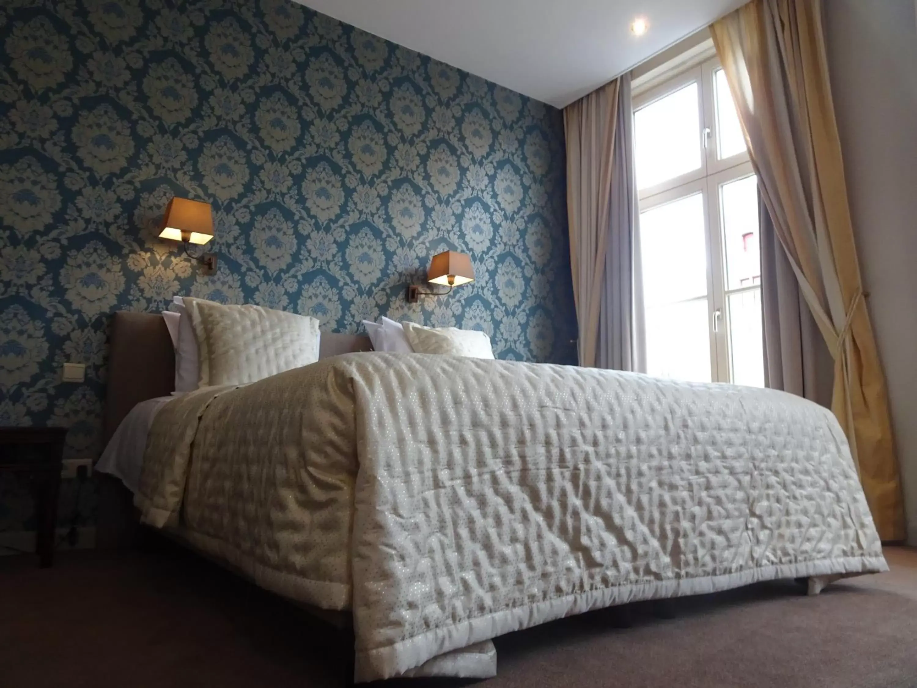 Decorative detail, Bed in Hotel Duc De Bourgogne