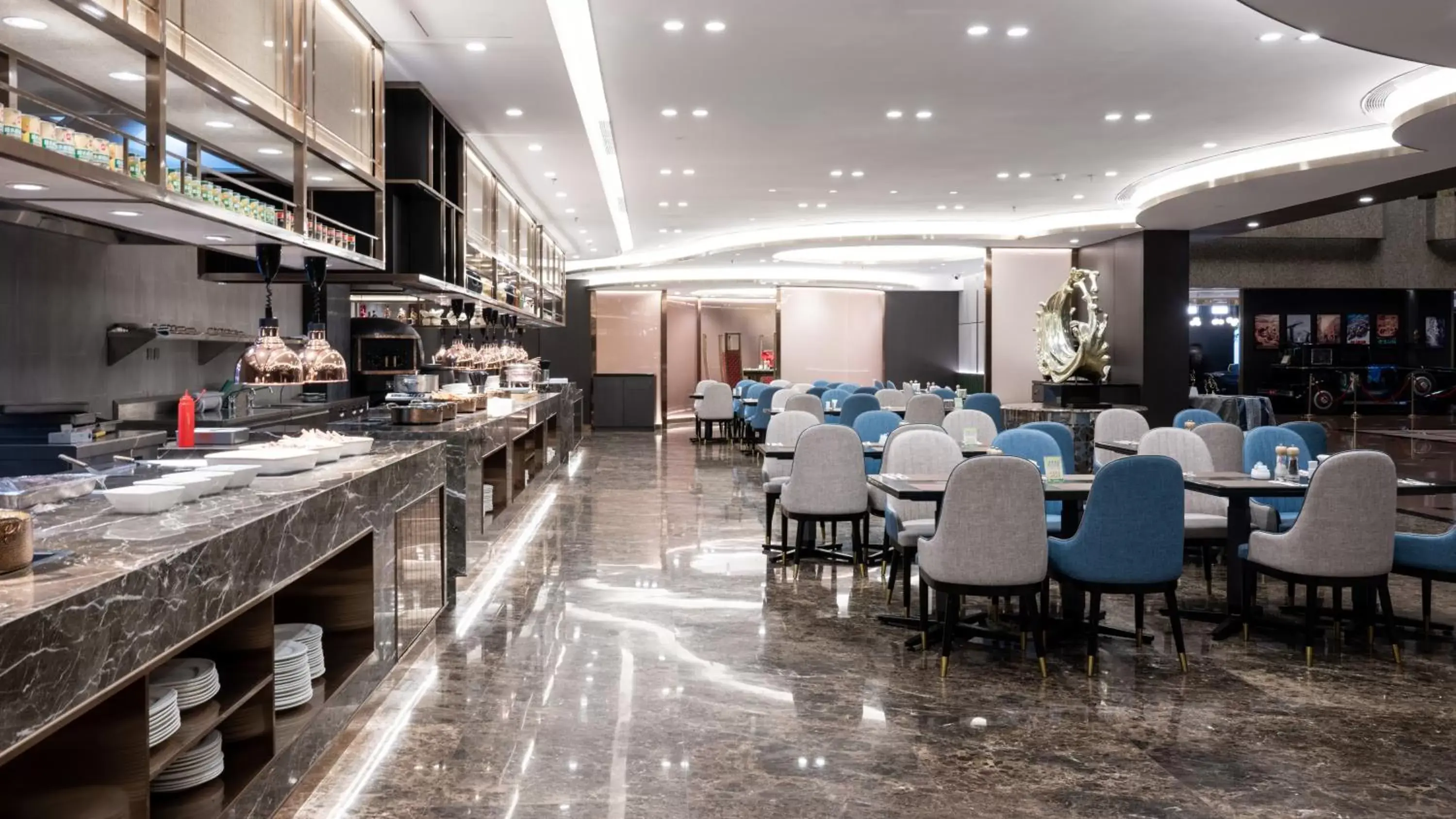 Restaurant/Places to Eat in Crowne Plaza Shanghai, an IHG Hotel