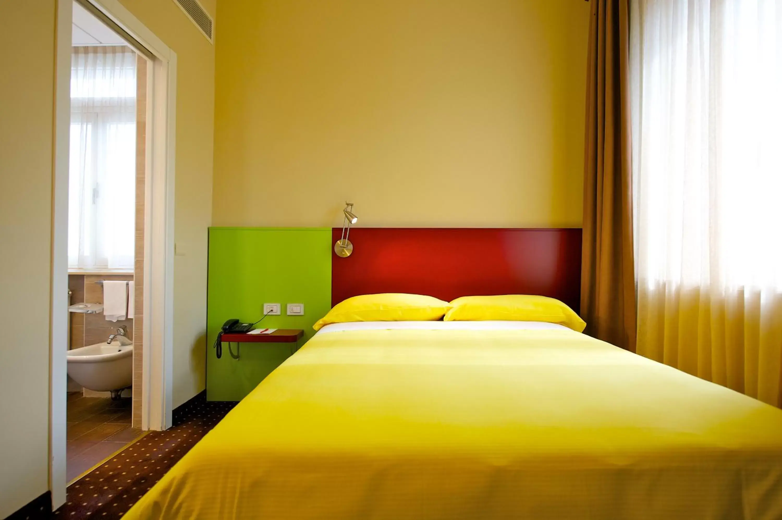 Photo of the whole room, Bed in Ibis Styles Parma Toscanini