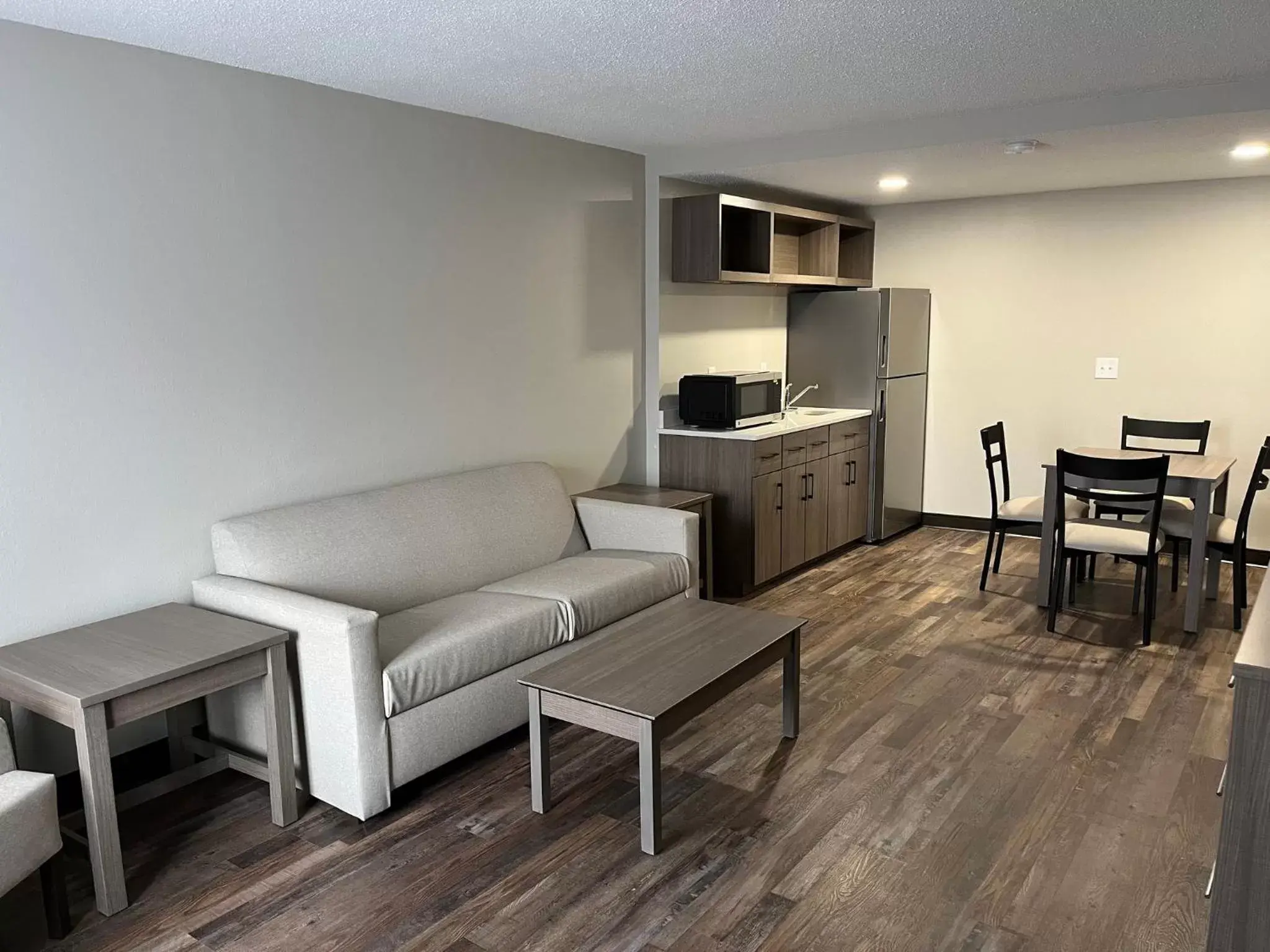 Bedroom, Seating Area in Red Roof Inn & Suites Wilkesboro