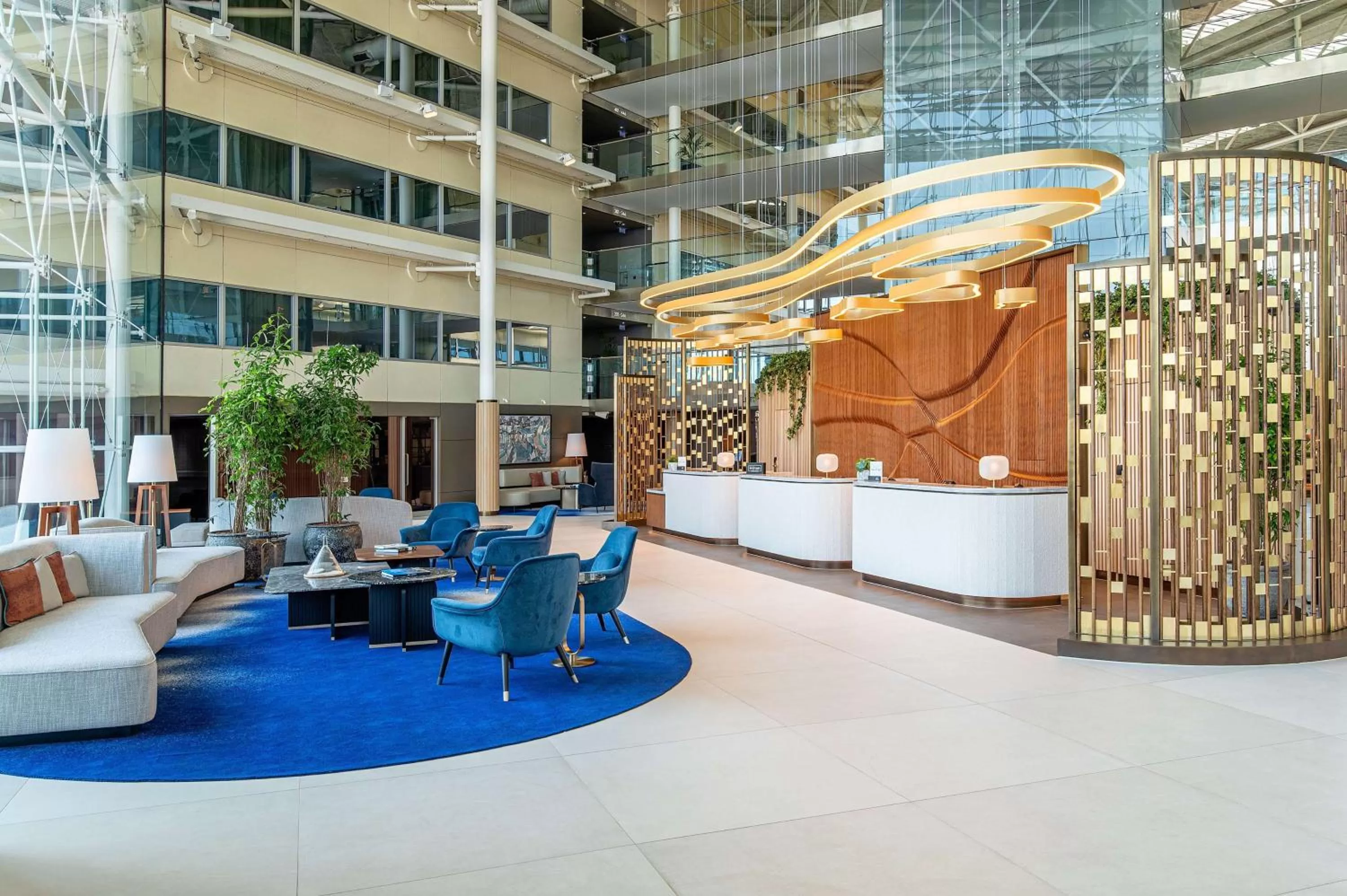 Lobby or reception in Hilton London Heathrow Airport