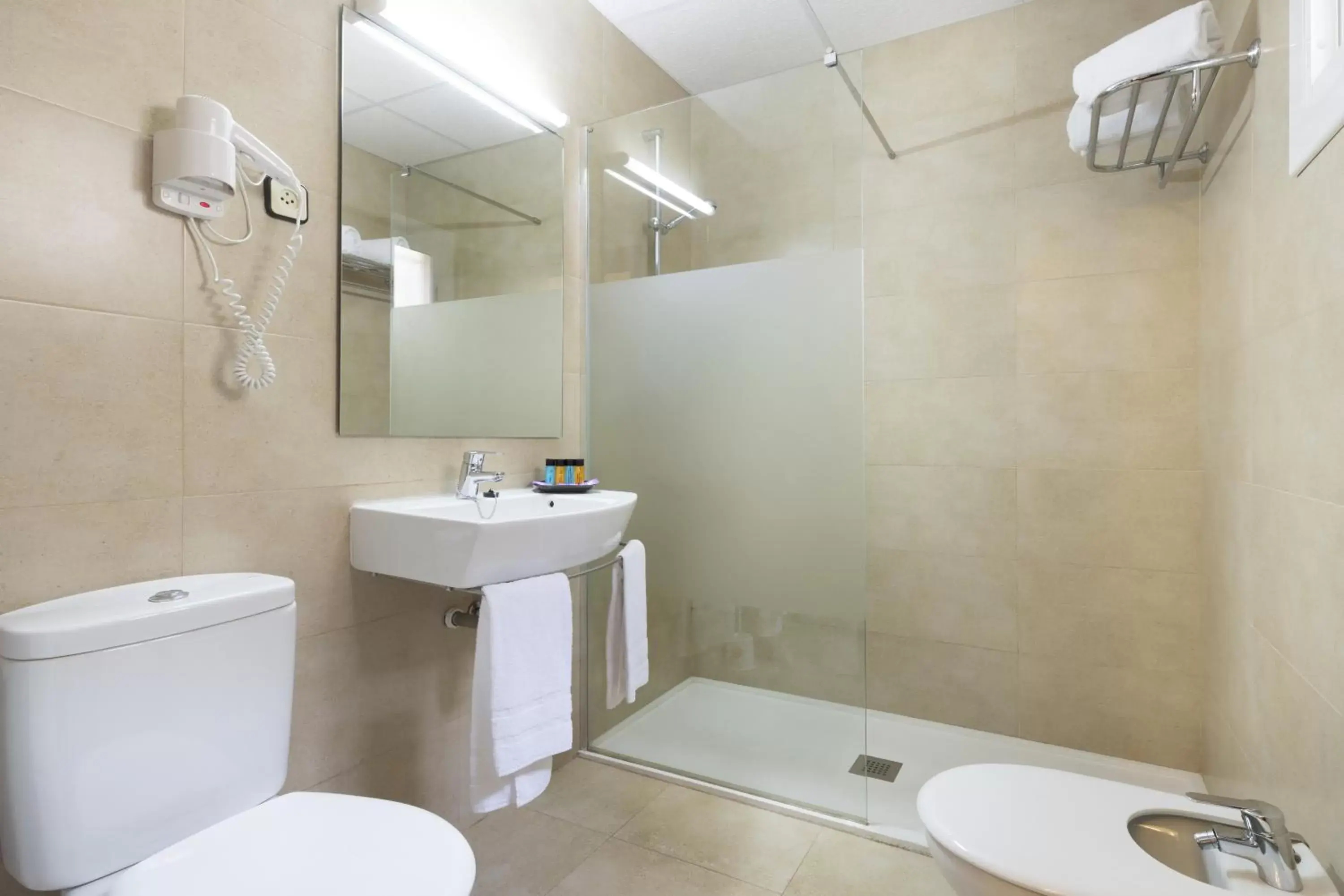 Bathroom in Mesón Castilla Atiram Hotels