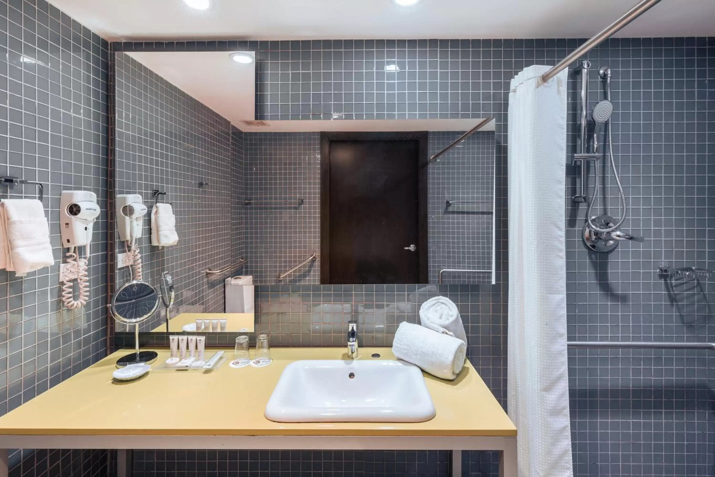 Bathroom in Exe Oriental Panamá Bathroom in Exe Oriental Panamá