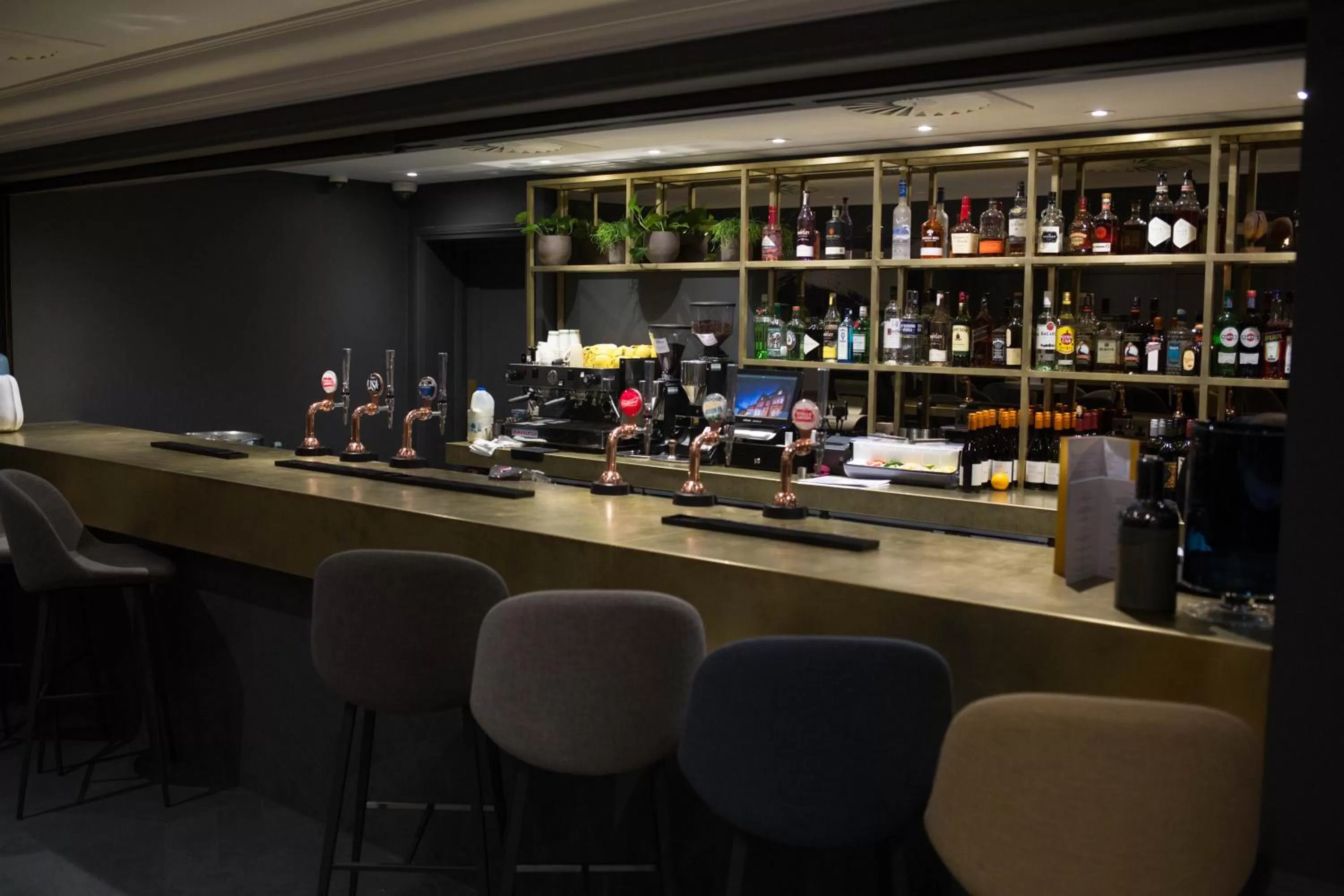 Lounge or bar in voco St. Johns Solihull by IHG