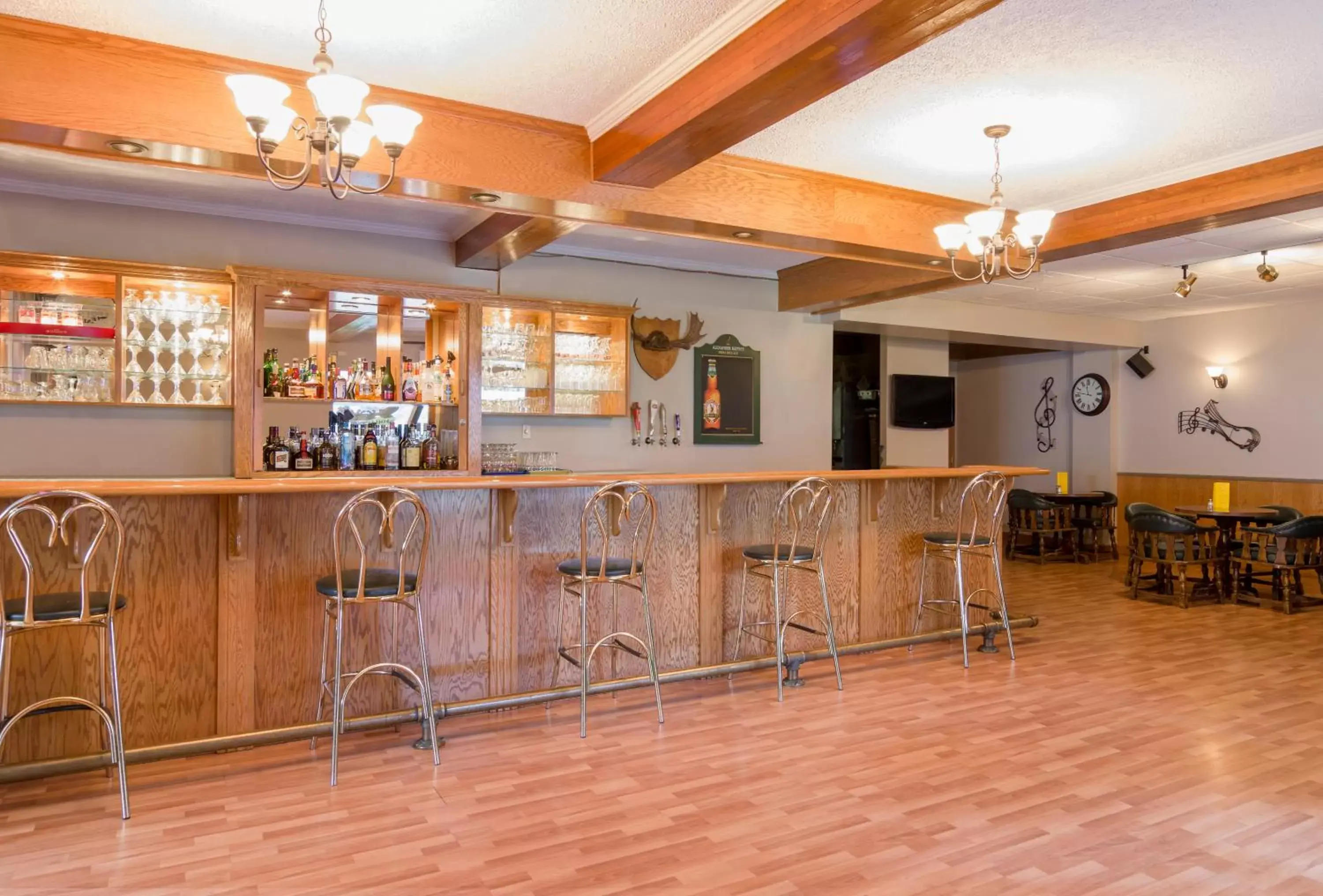 Restaurant/places to eat, Lounge/Bar in Mount Peyton Resort & Conference Centre