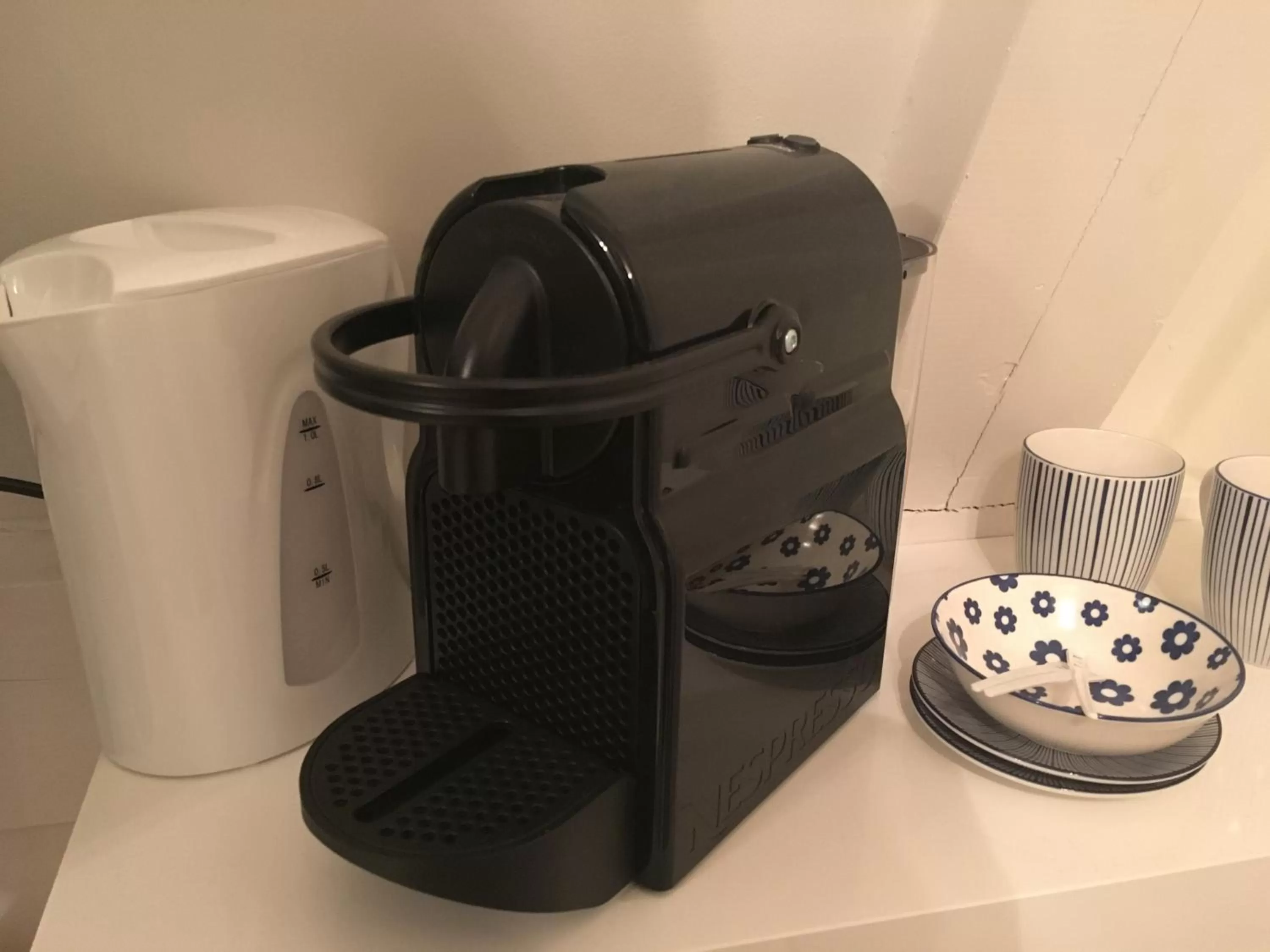 Coffee/tea facilities in Nine Streets Inn