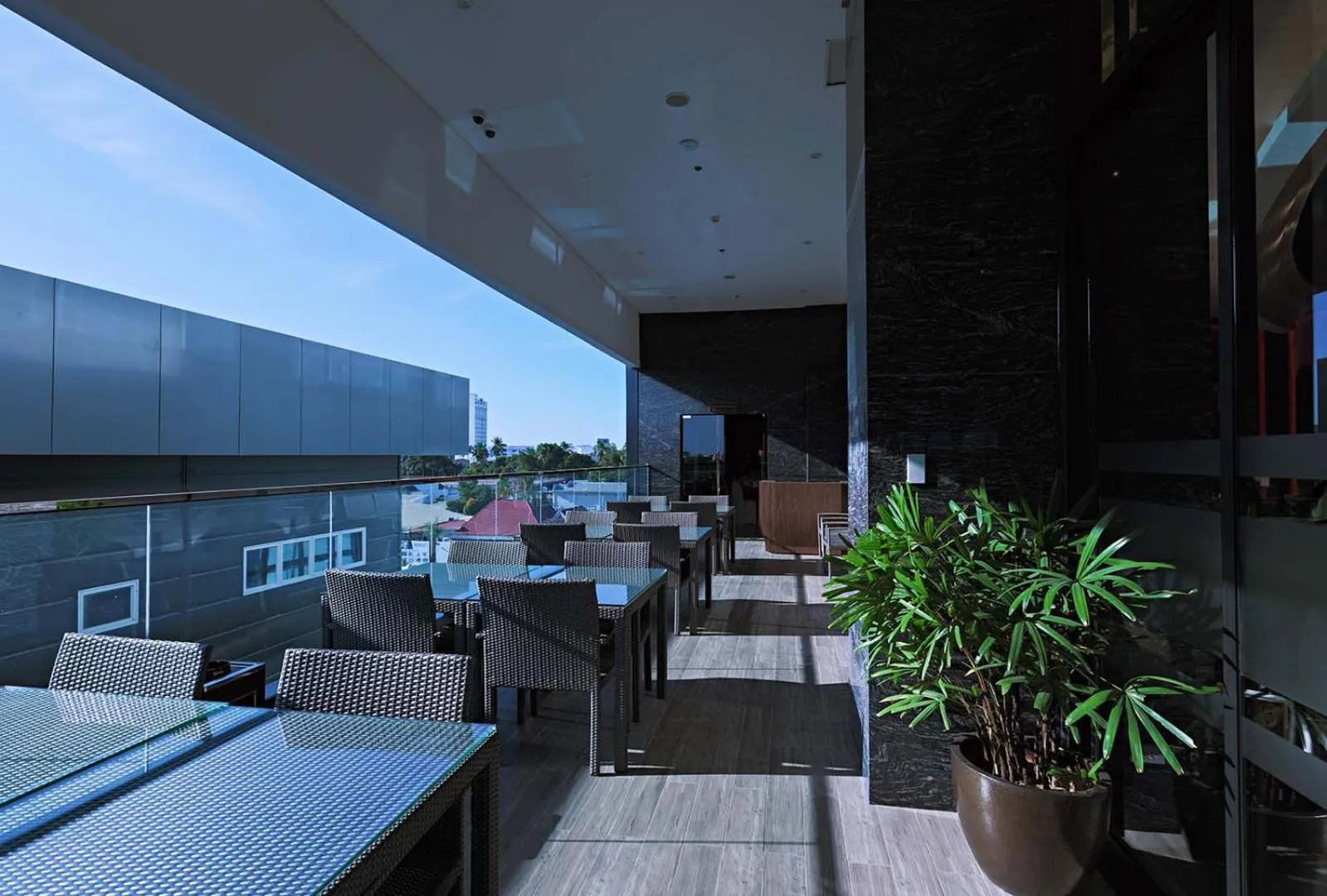 Restaurant/places to eat in Best Western Plus Metro Clark