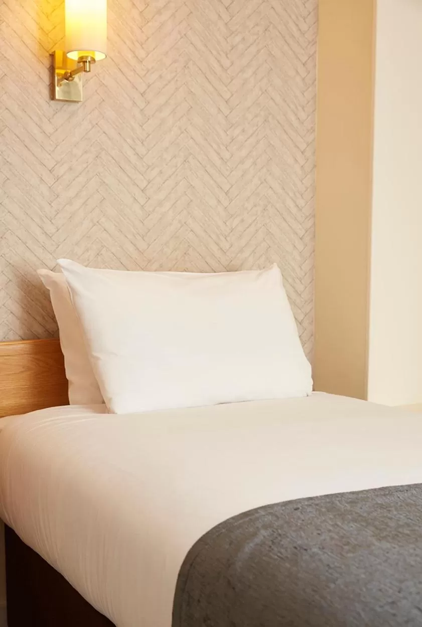 Bed in De Trafford Arms by Chef & Brewer Collection