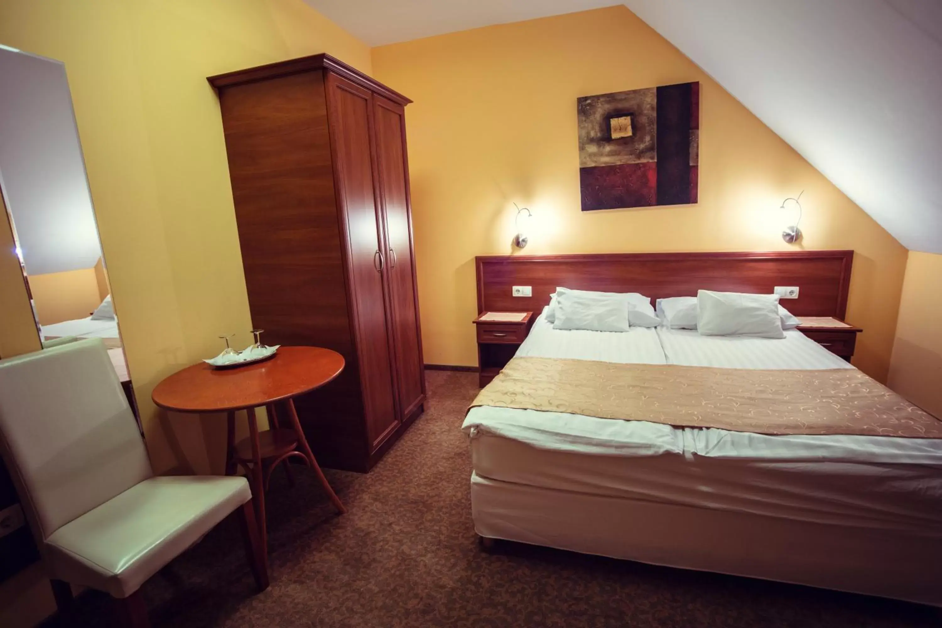 Bed in Hotel Viktória