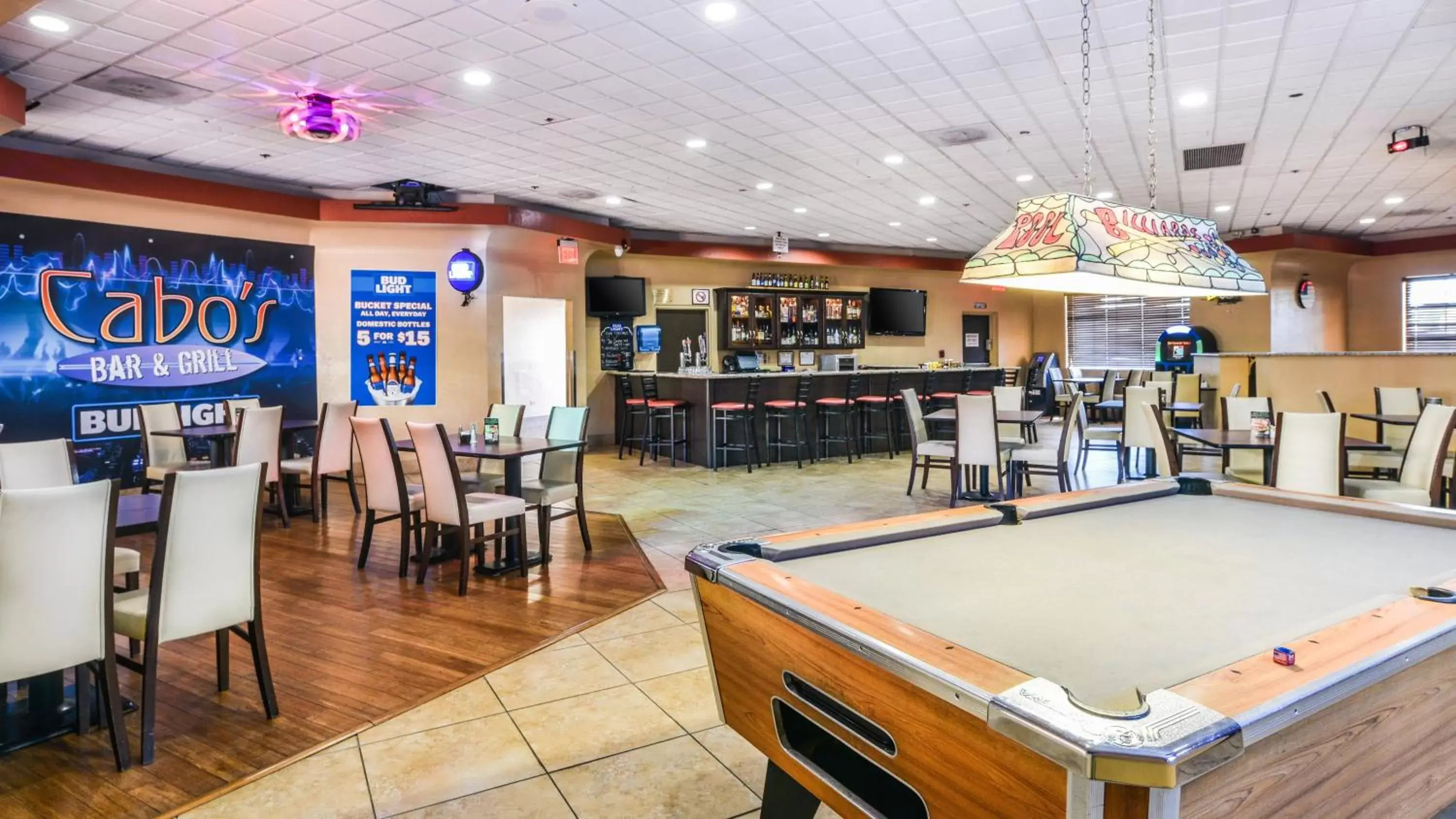 Lounge or bar, Billiards in Radisson Hotel Casa Grande