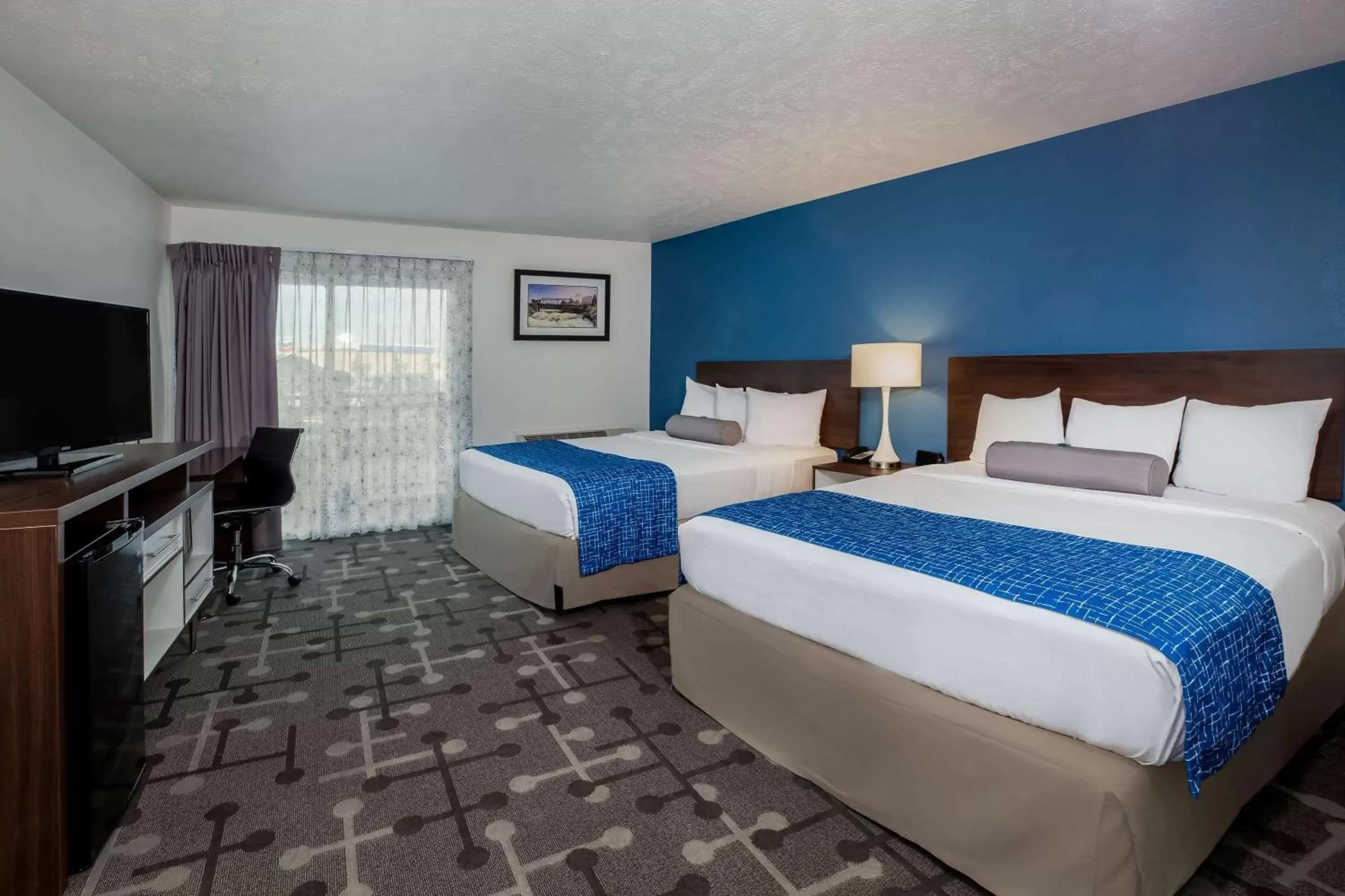 Photo of the whole room, Bed in Baymont by Wyndham Spokane