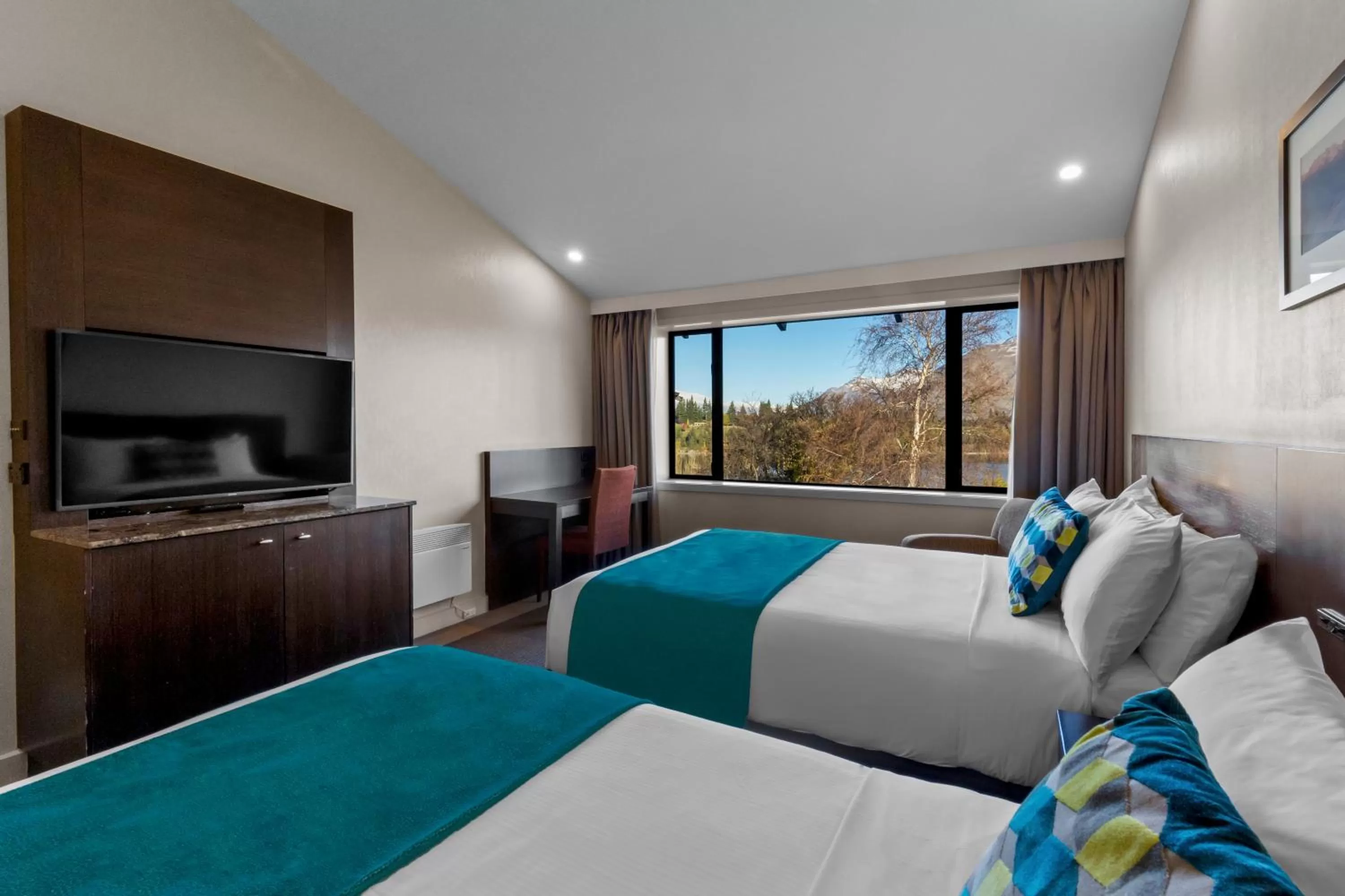 TV and multimedia, Bed in Copthorne Hotel & Resort Lakefront Queenstown