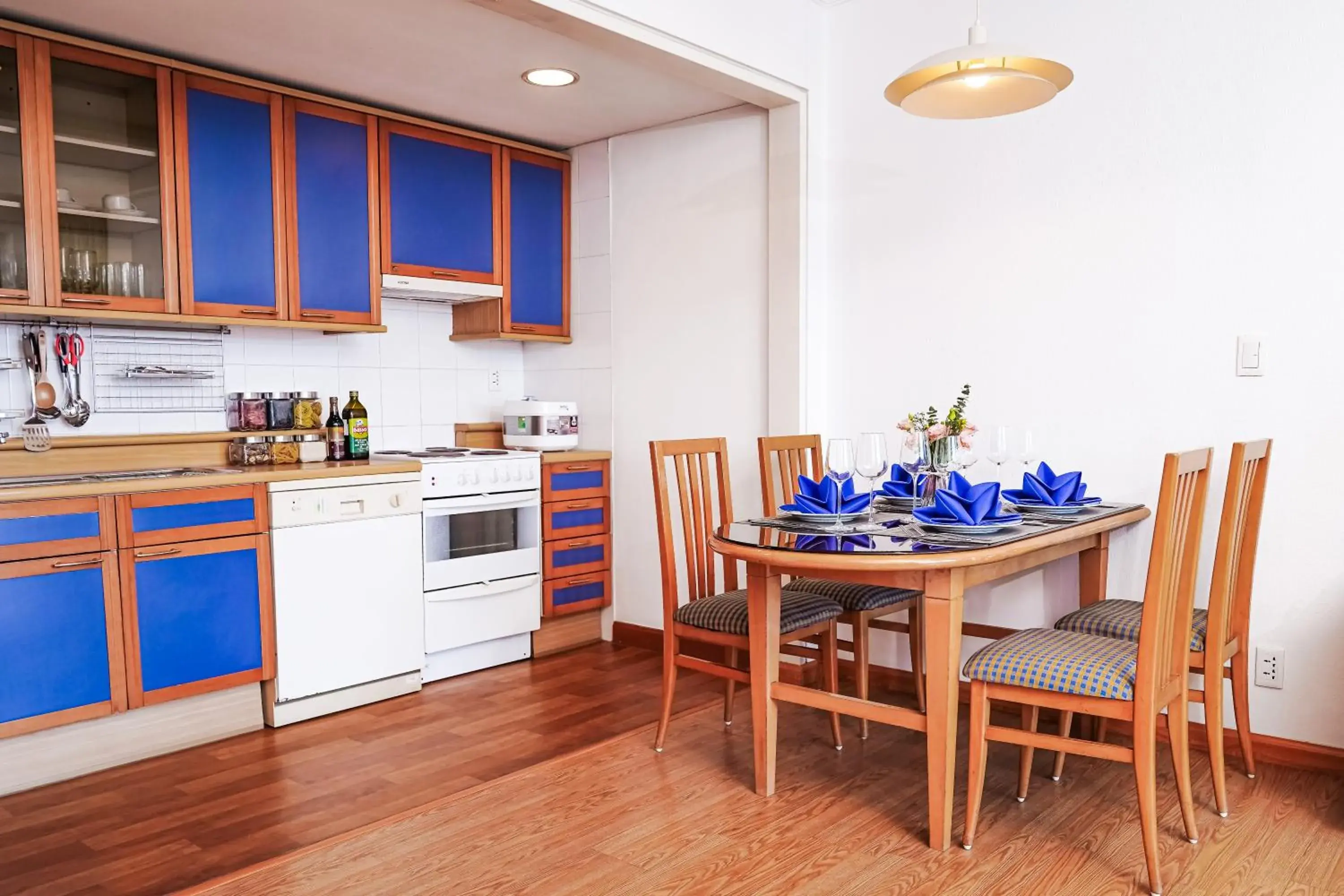 Dining area, Kitchen/Kitchenette in Daeha Serviced Apartment