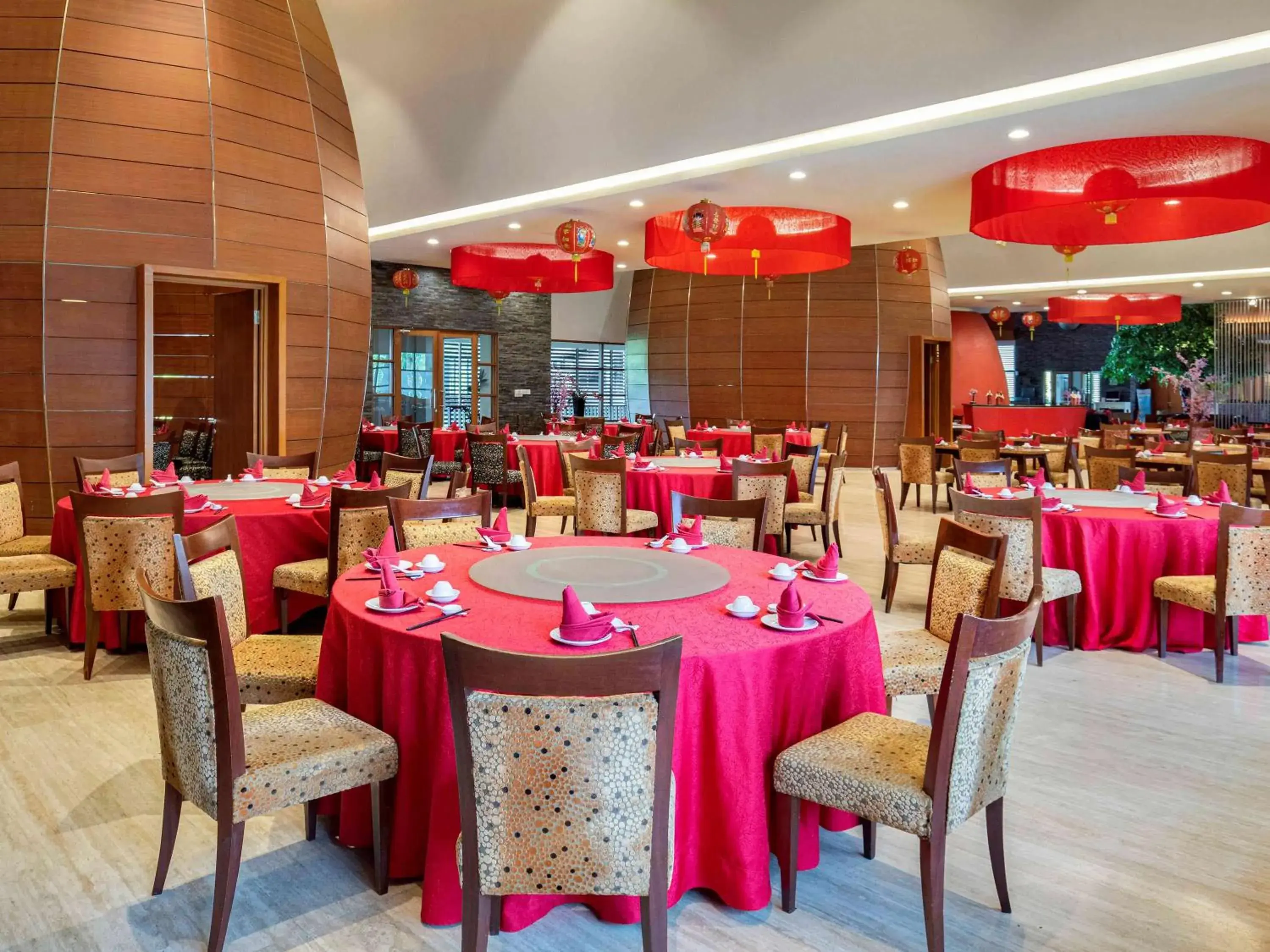 Restaurant/Places to Eat in Novotel Palembang Hotel
