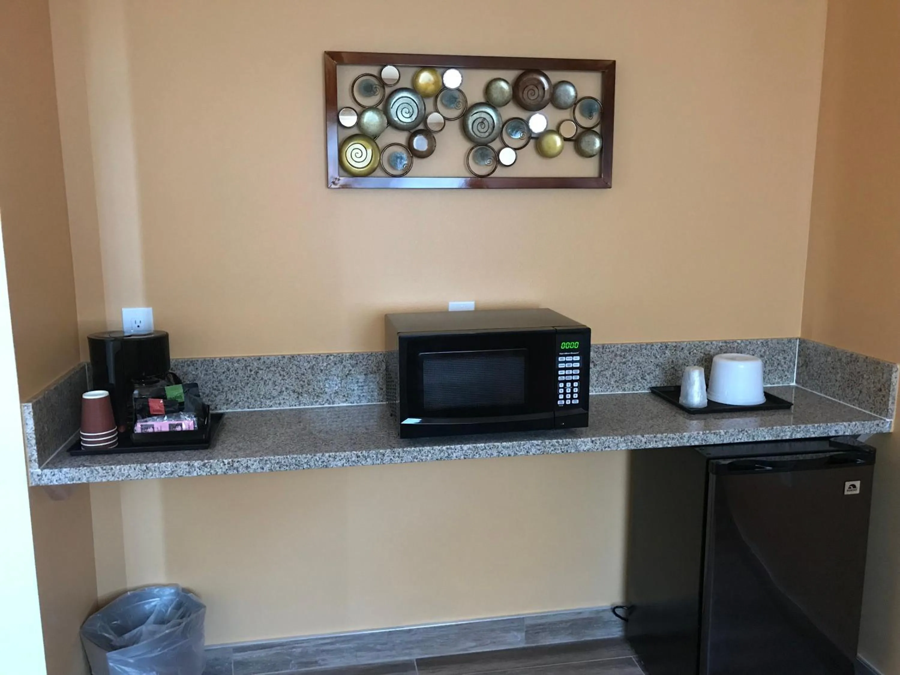 Coffee/tea facilities in El Rancho Dolores at JT National Park