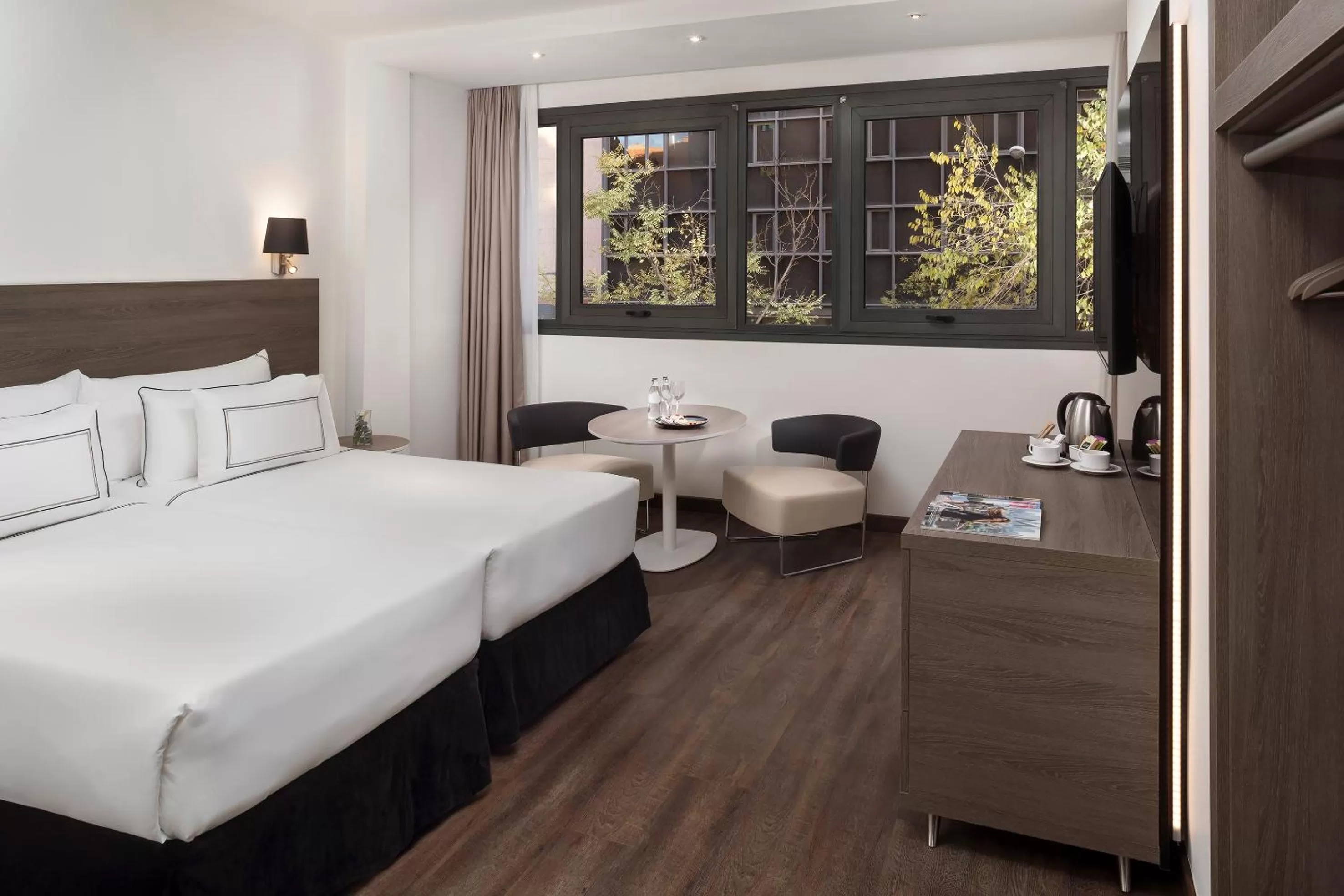 Bed in Melia Madrid Serrano