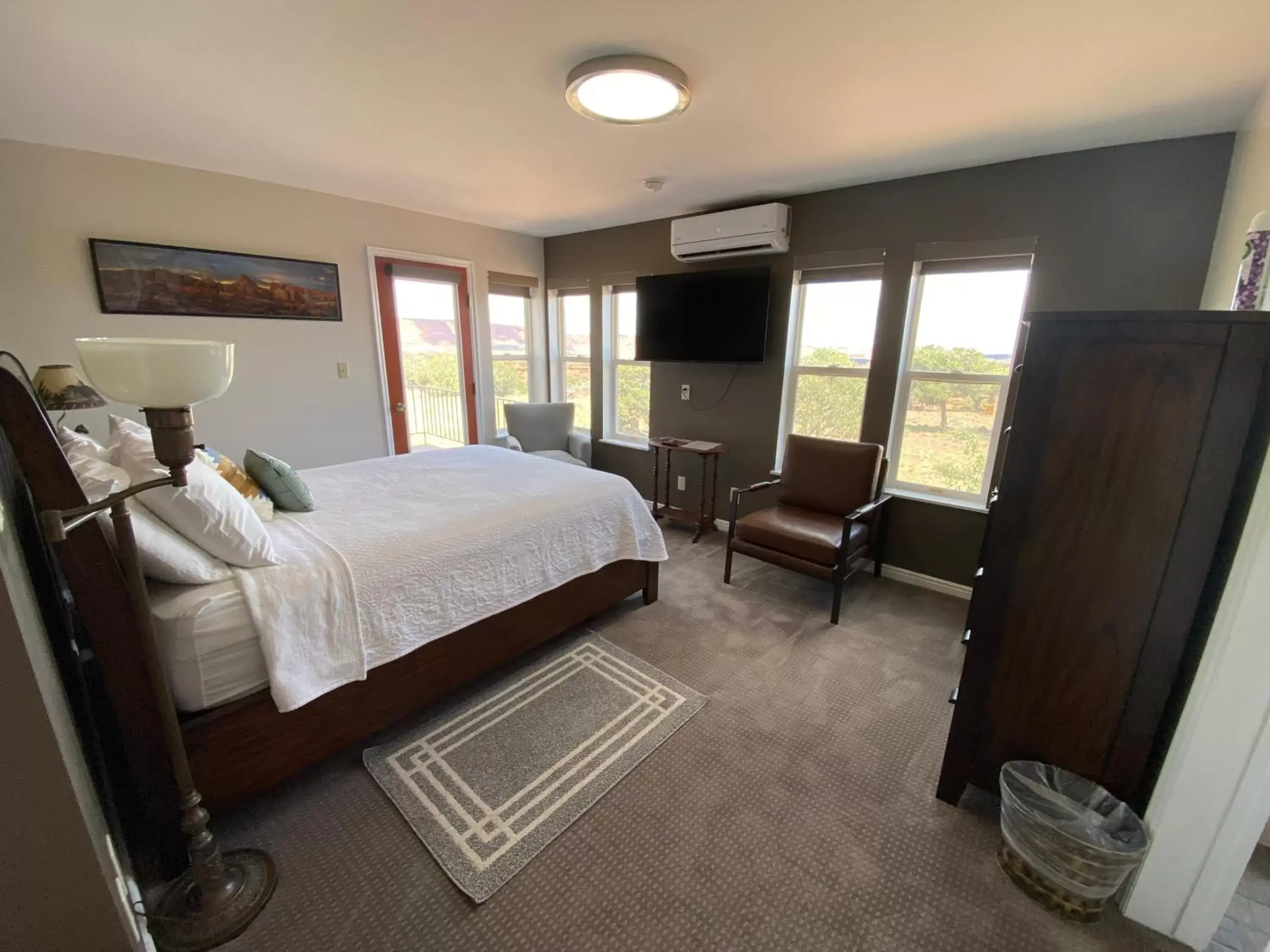 Bedroom in SkyRidge Inn