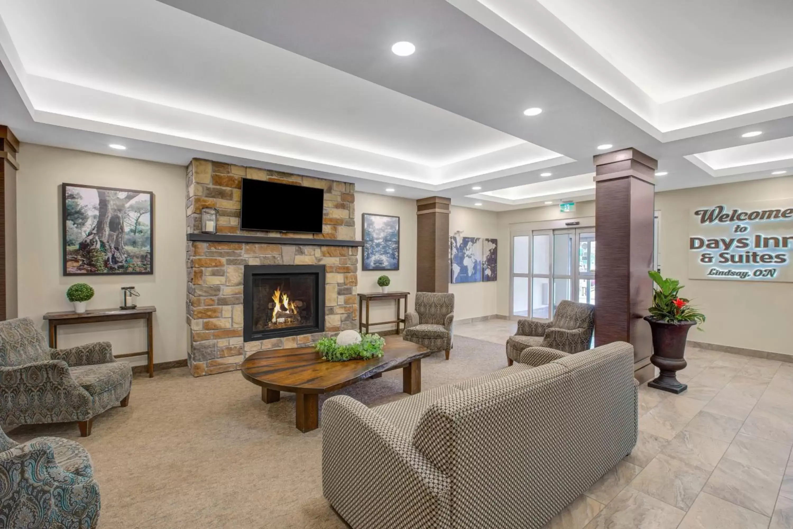 Lobby or reception, Seating Area in Days Inn & Suites by Wyndham Lindsay