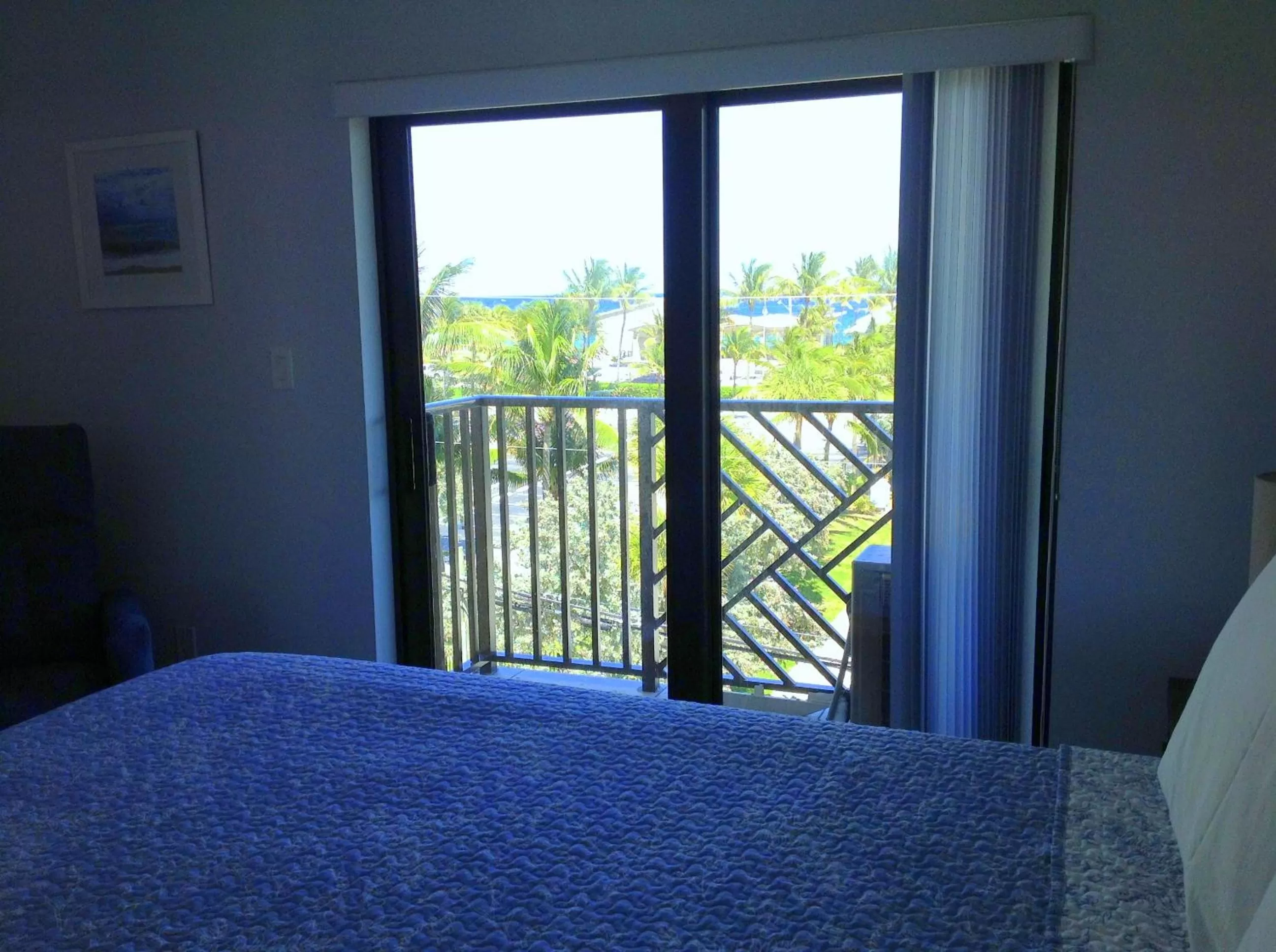 Balcony/Terrace, Bed in Vistalmar Beach Resort